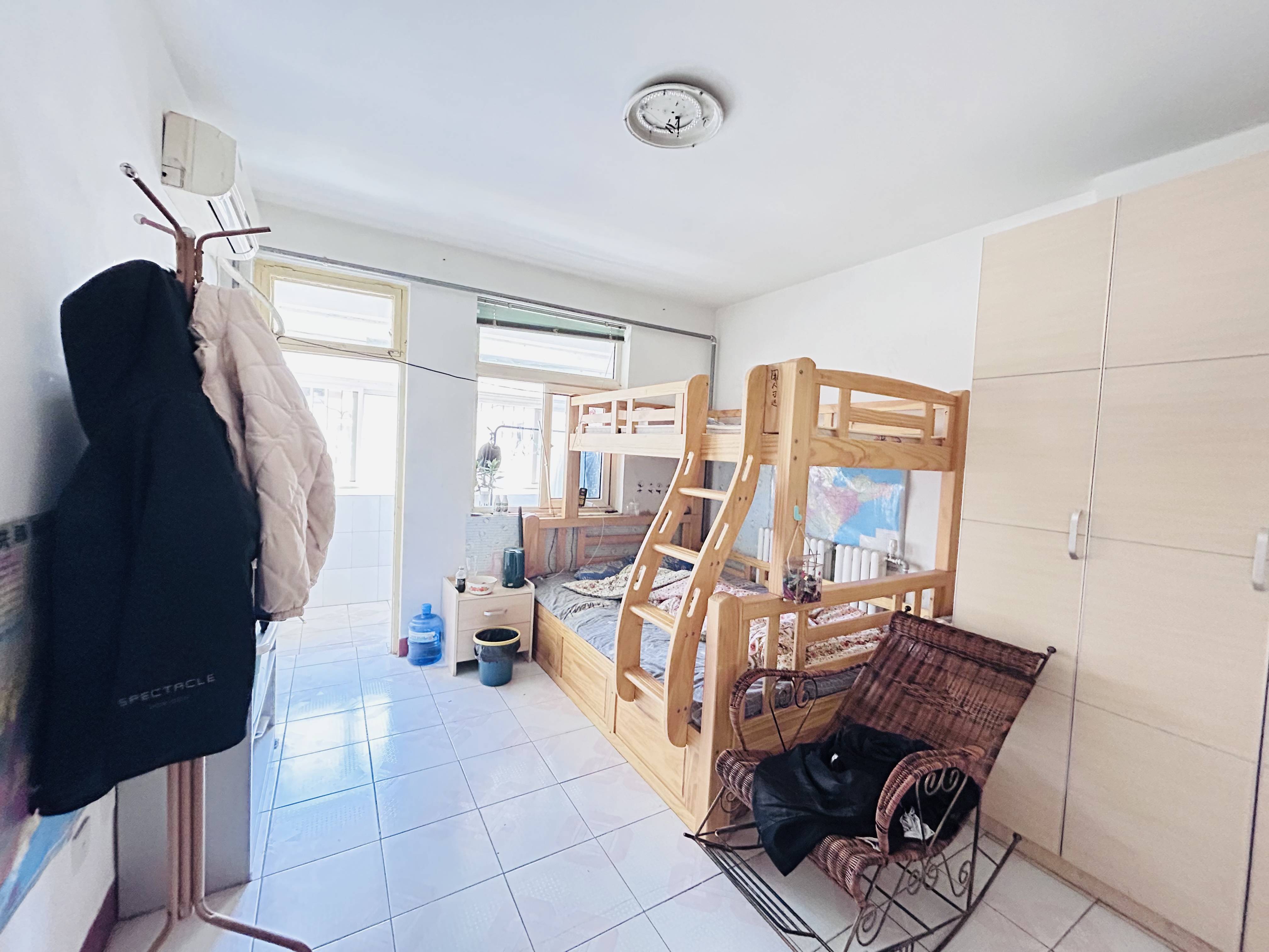 洪家楼南路13号