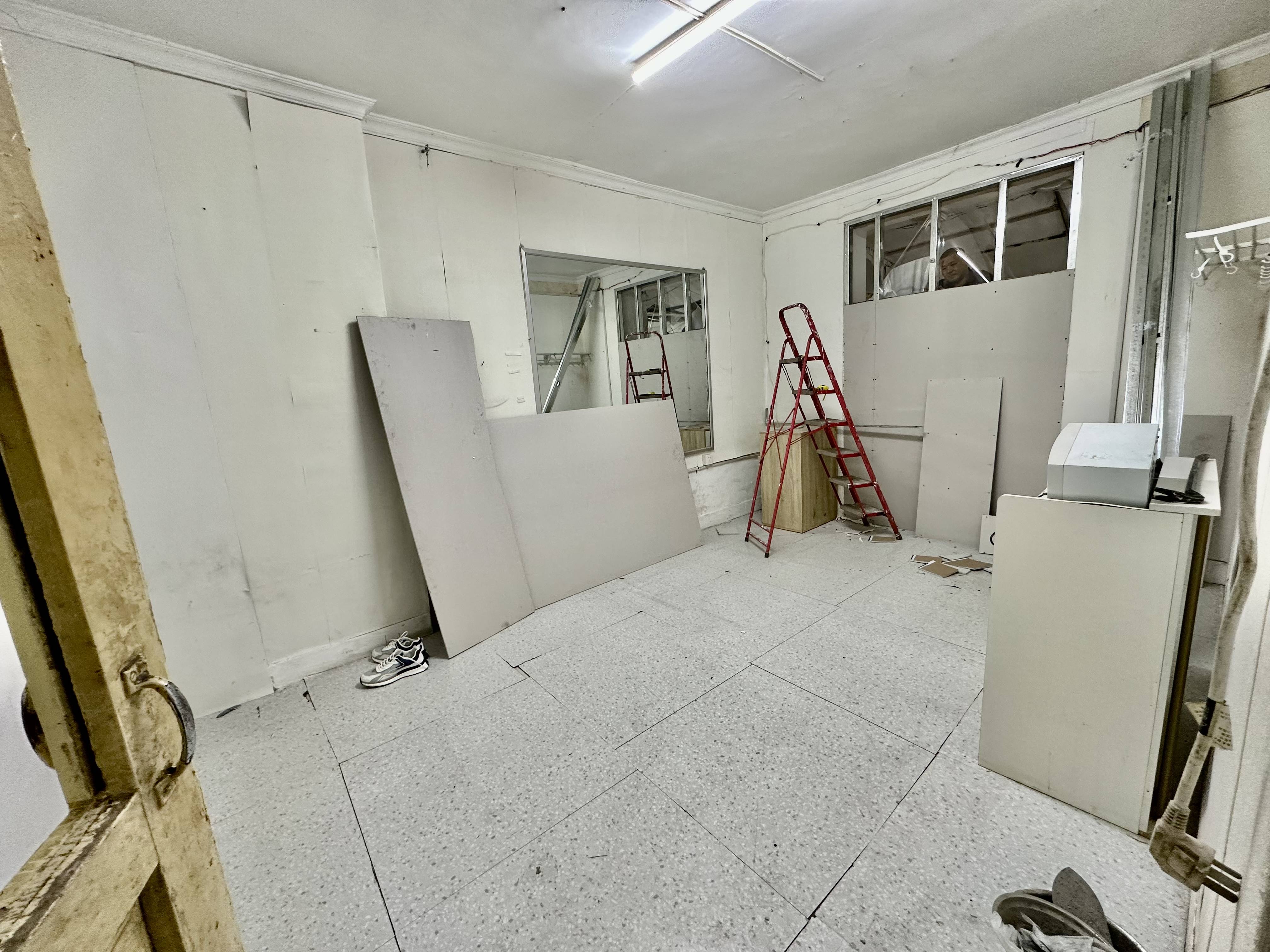 纬一路后街19号