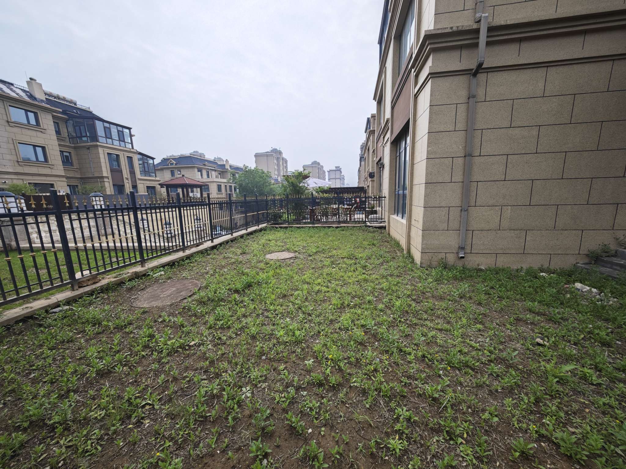 银丰唐郡玫瑰园