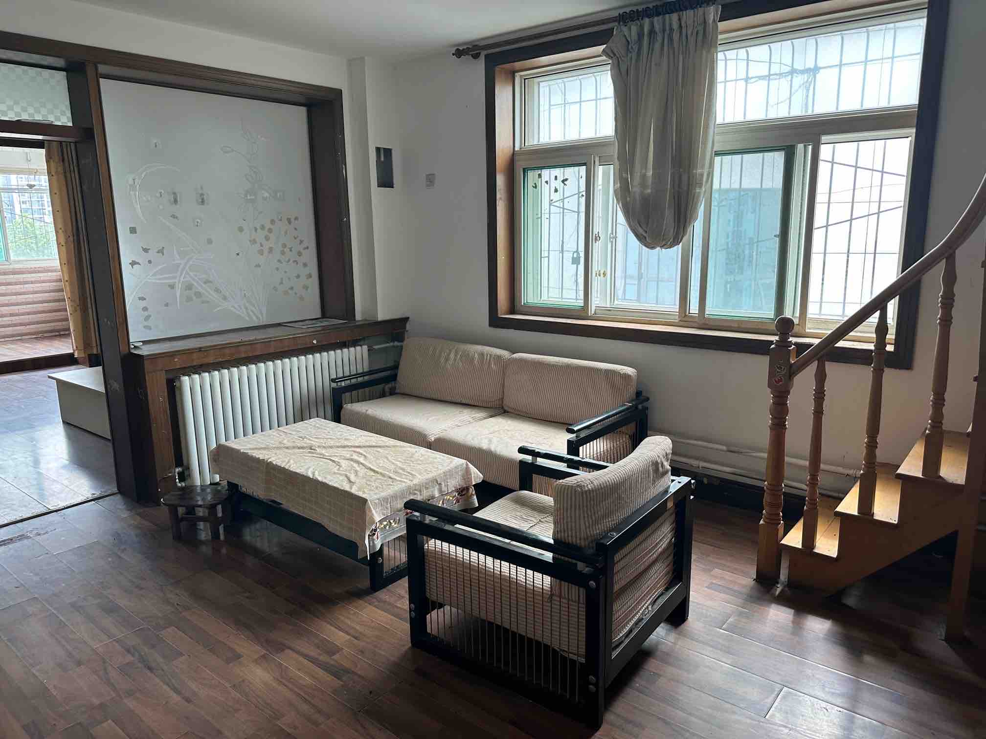 
							工人新村南村西区