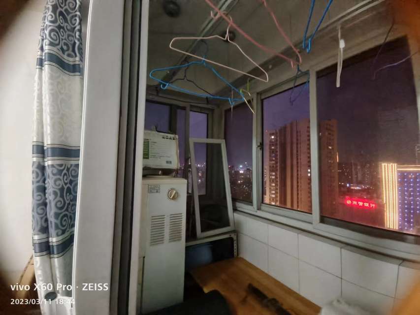 官扎营新区