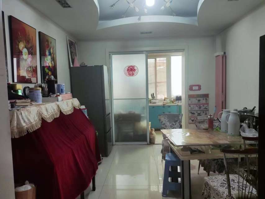 洪美新居