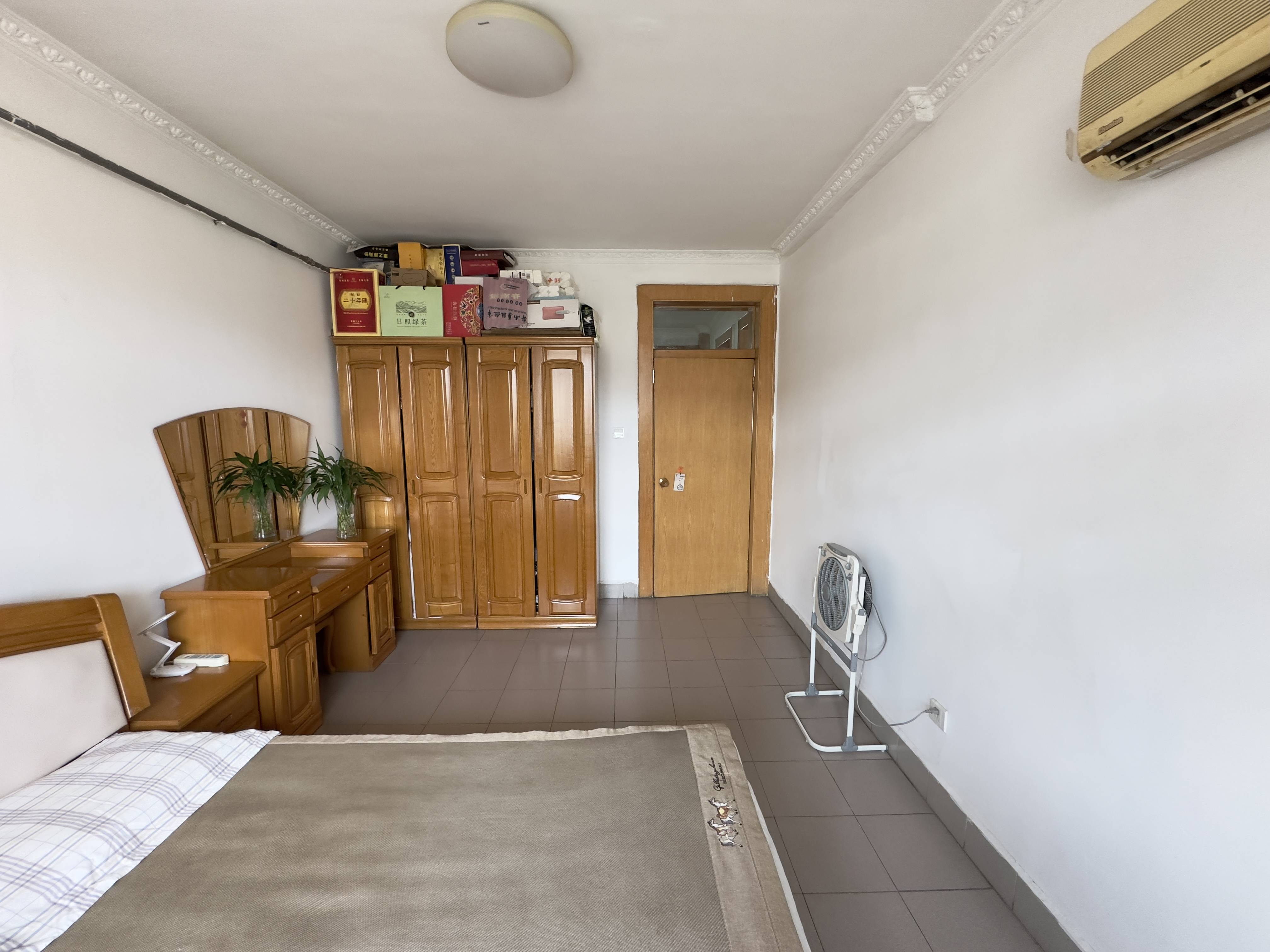 三里庄东街100号