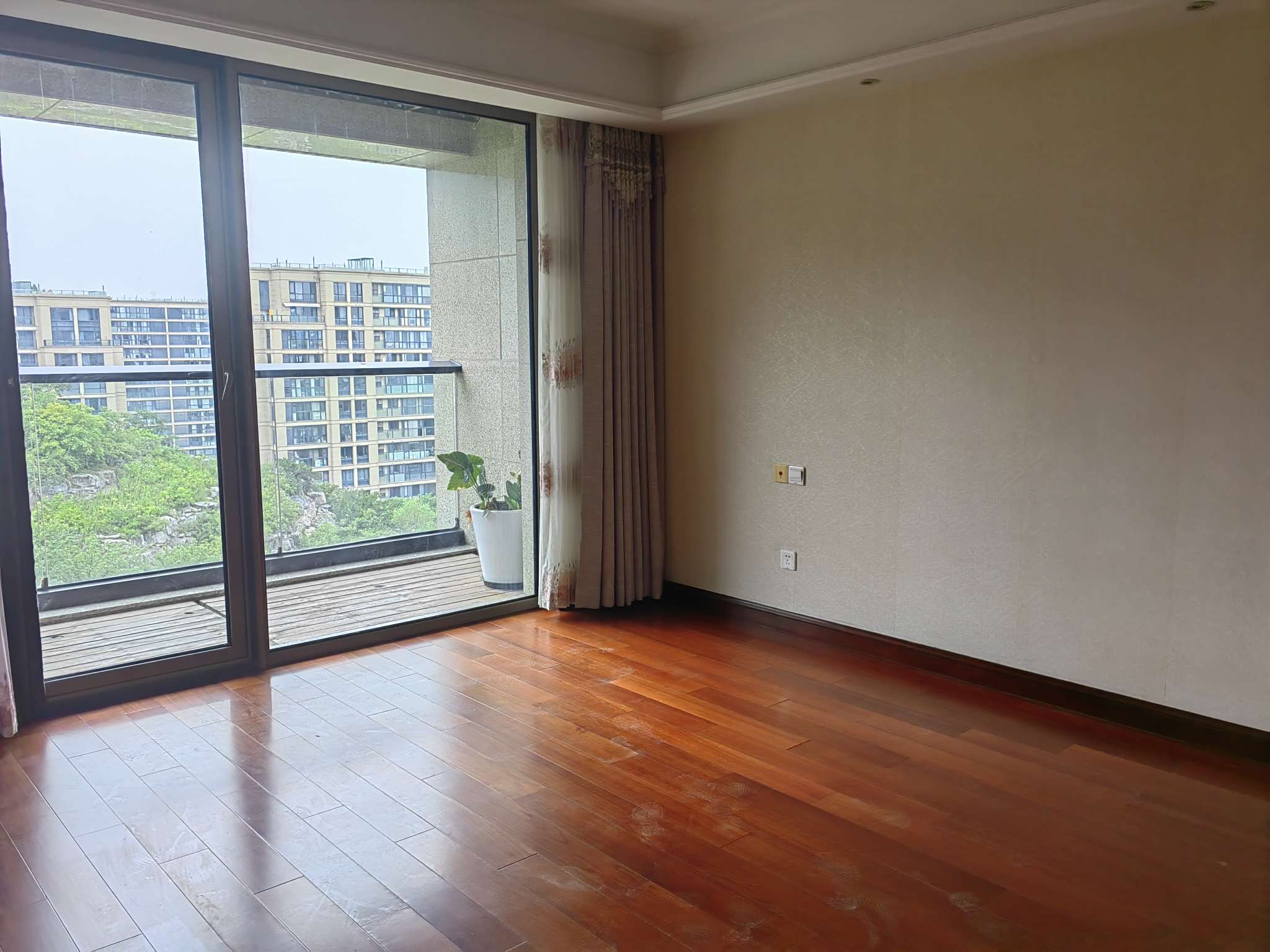 海尔绿城全运村锦兰园