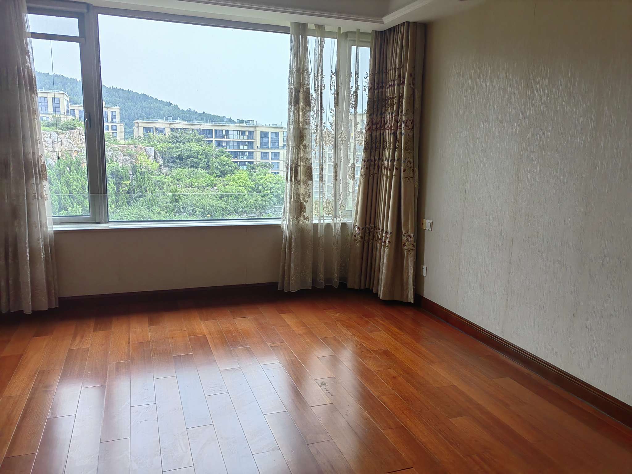 海尔绿城全运村锦兰园