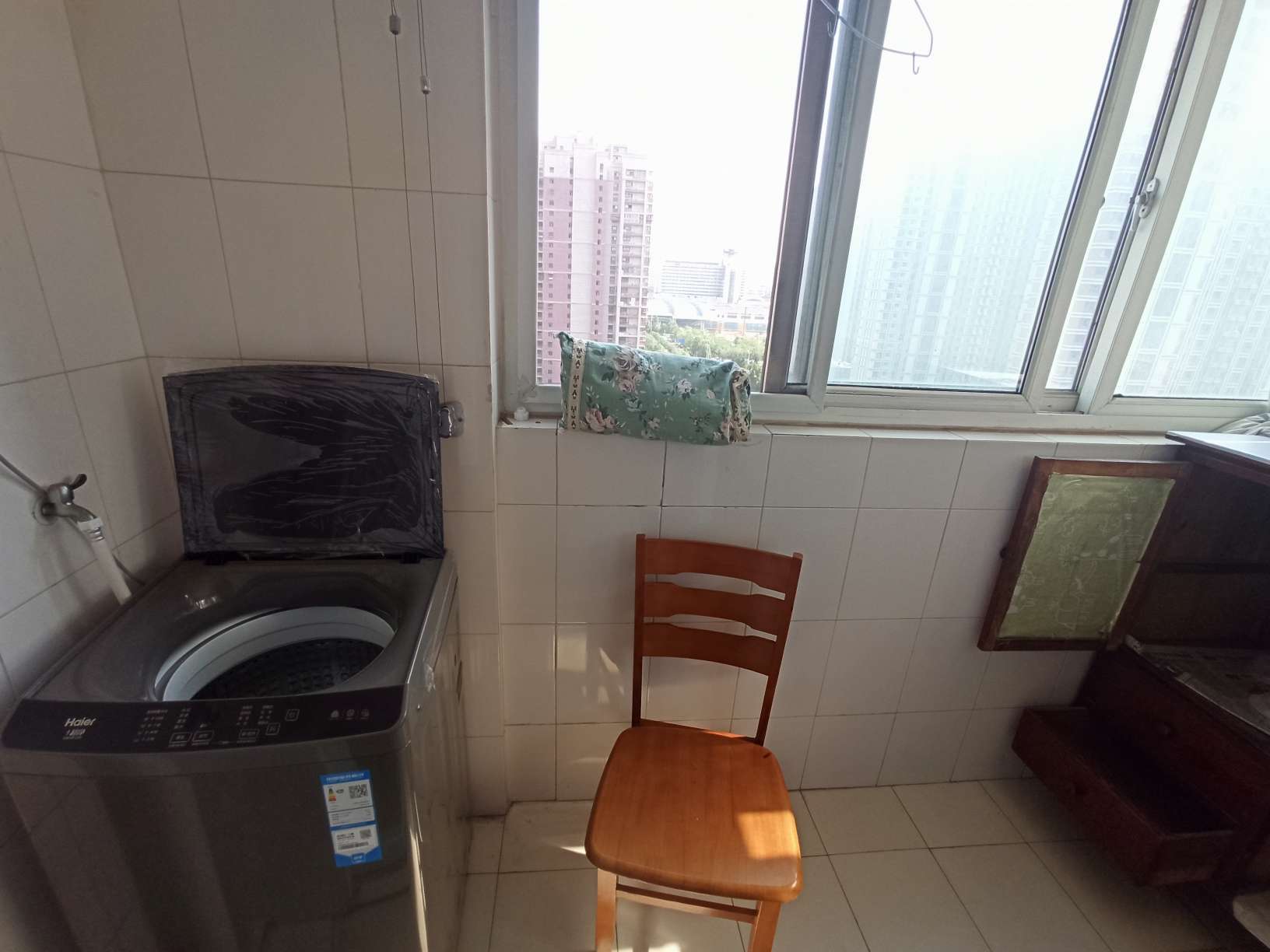官扎营新区