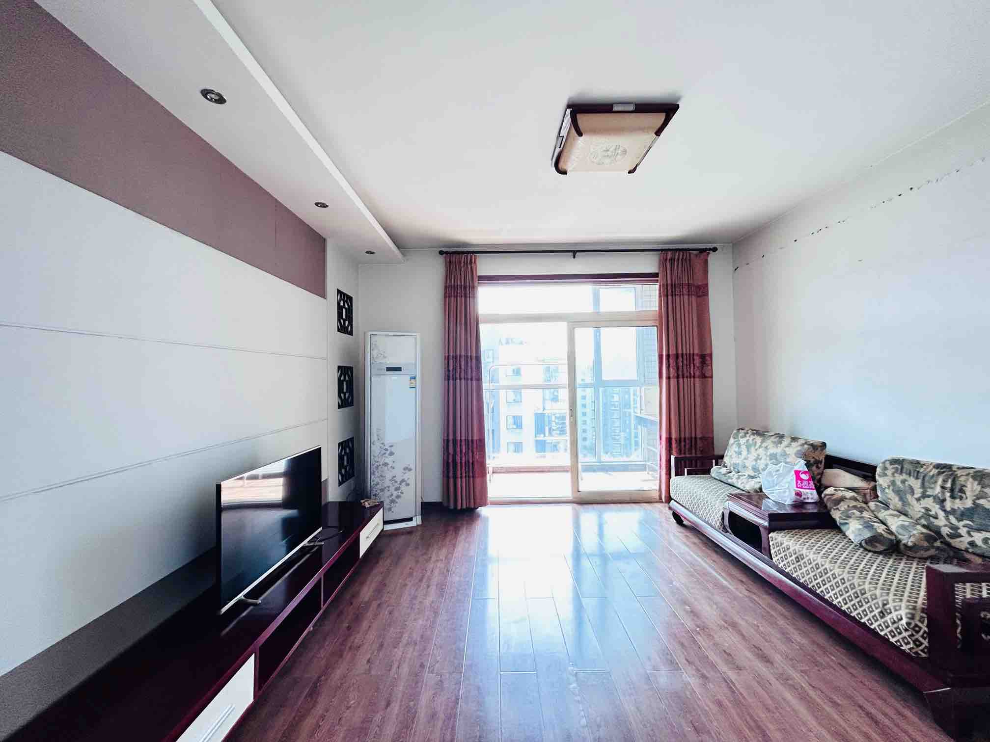 锦绣泉城,3室3厅,299万,满两年,中装,有电梯