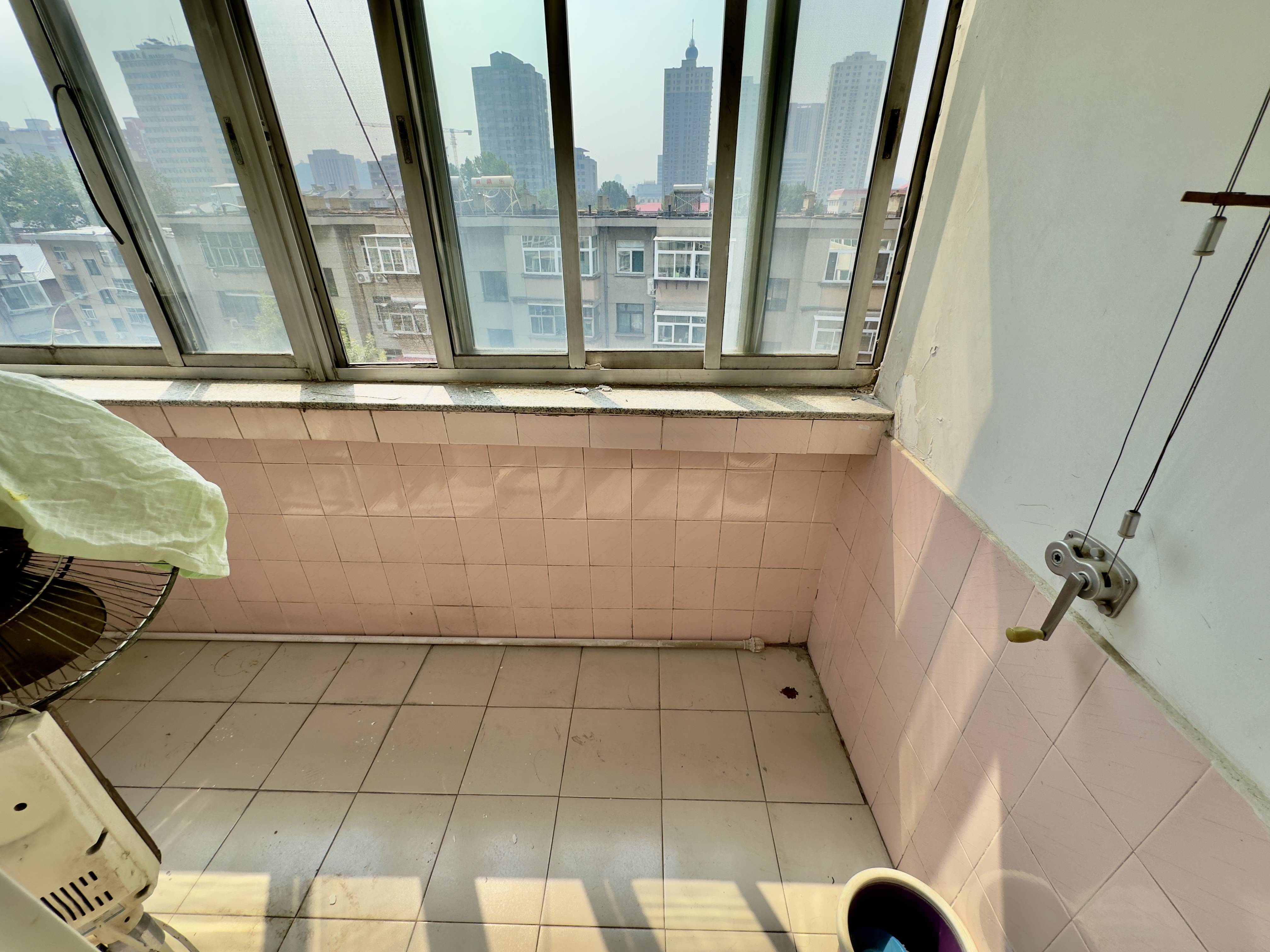 建国小经三路单位宿舍