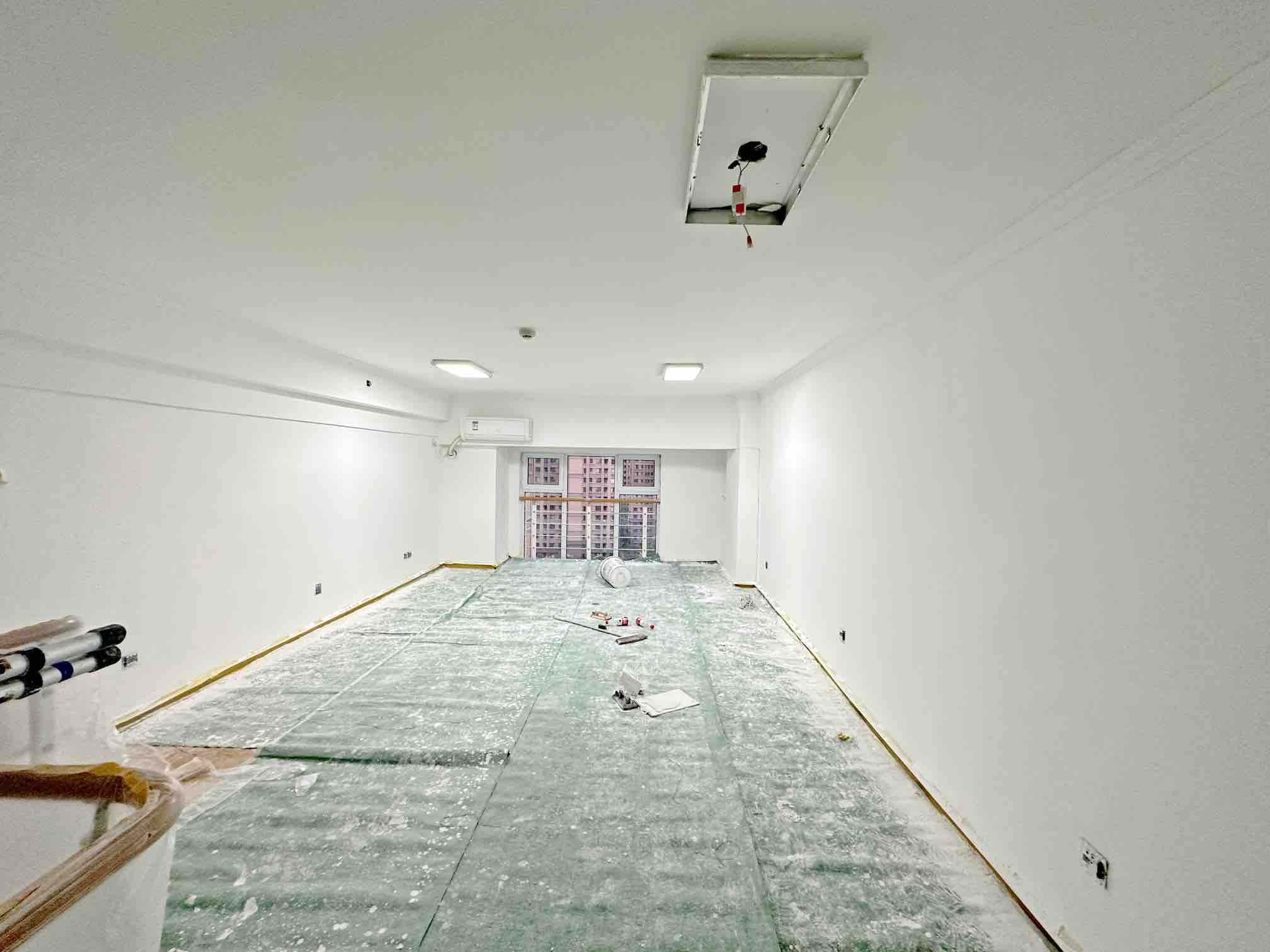 绿地泉景雅园商务大厦