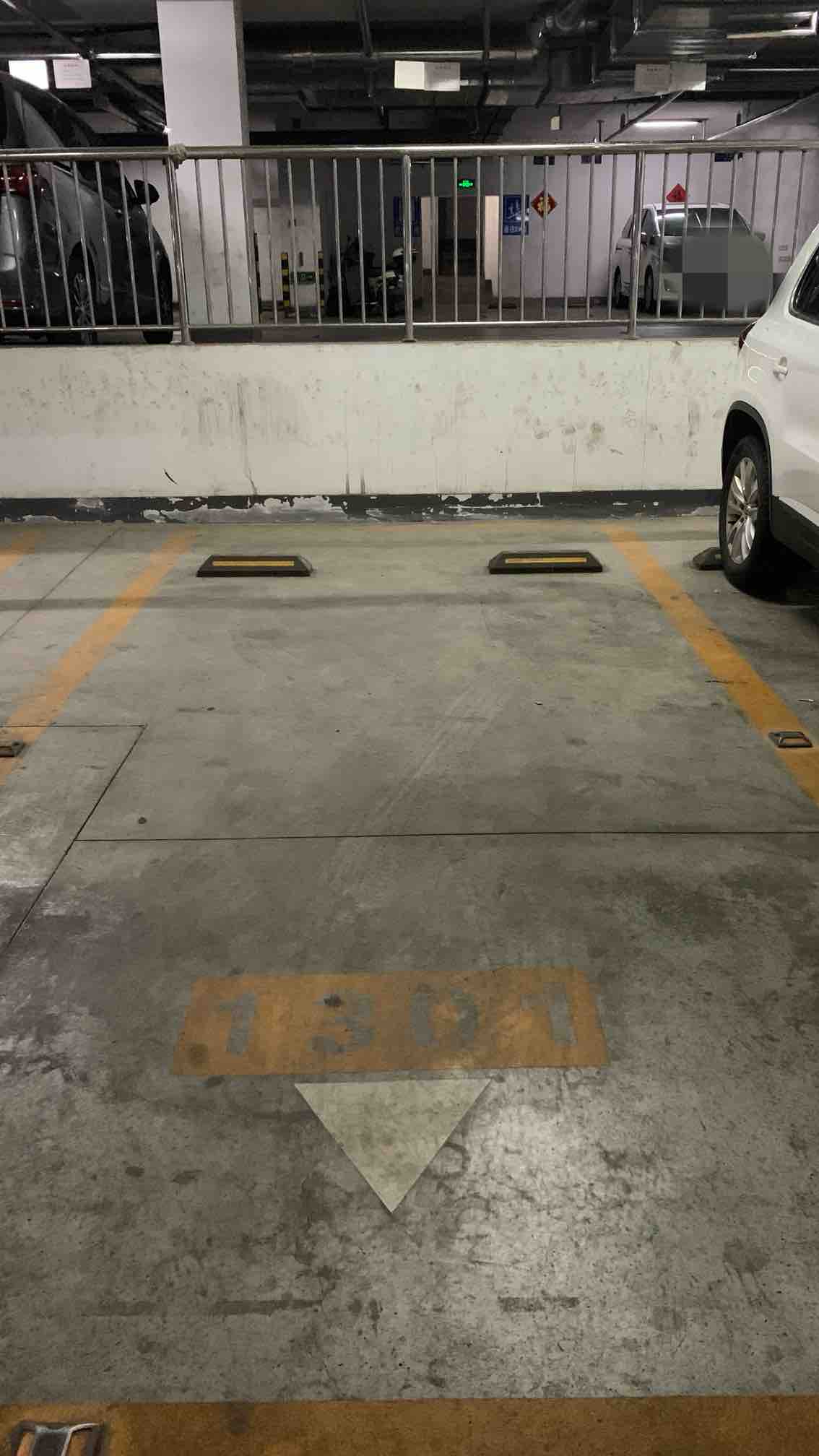 鲁能领秀城车位商铺