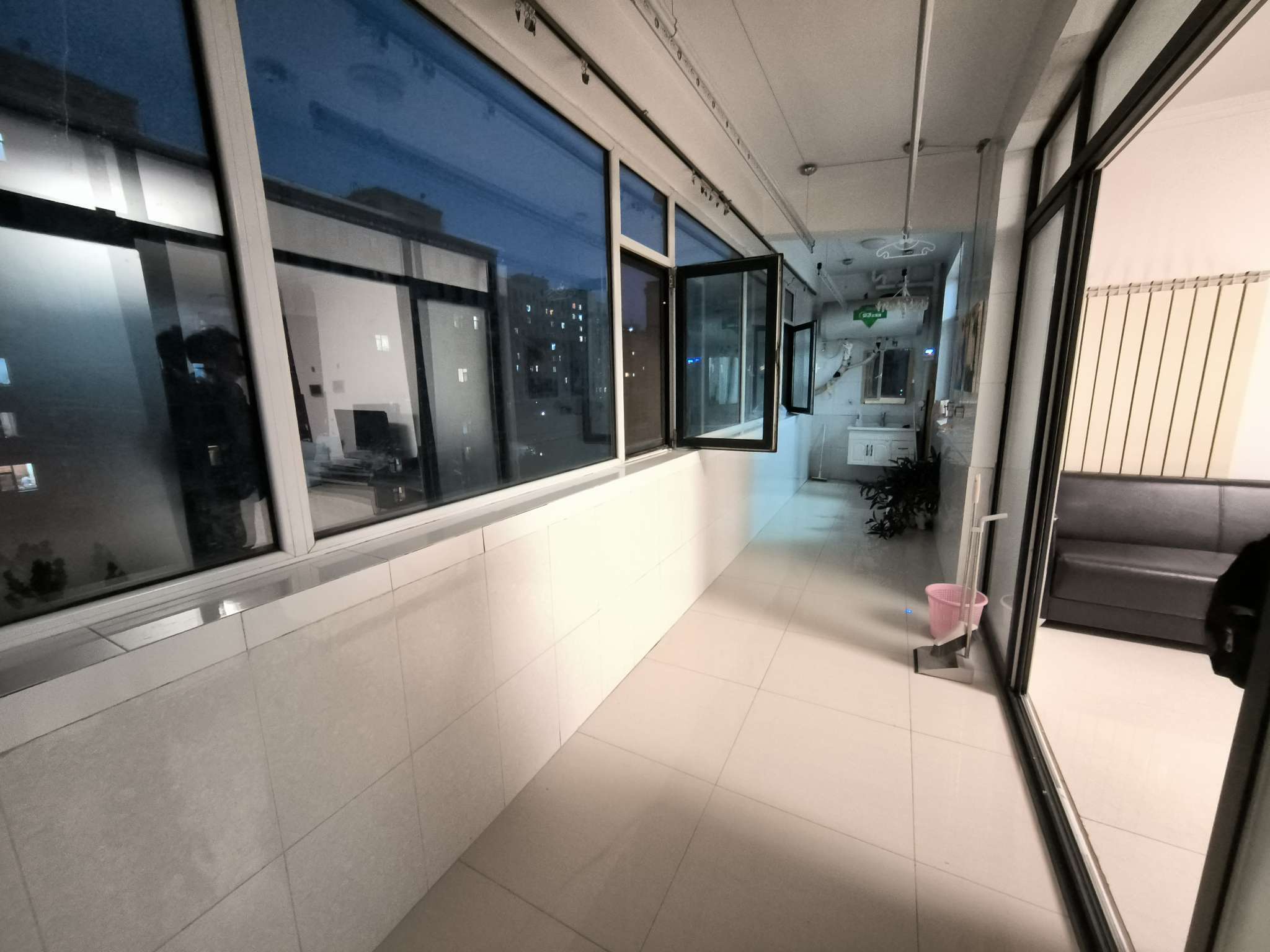 东荷苑
