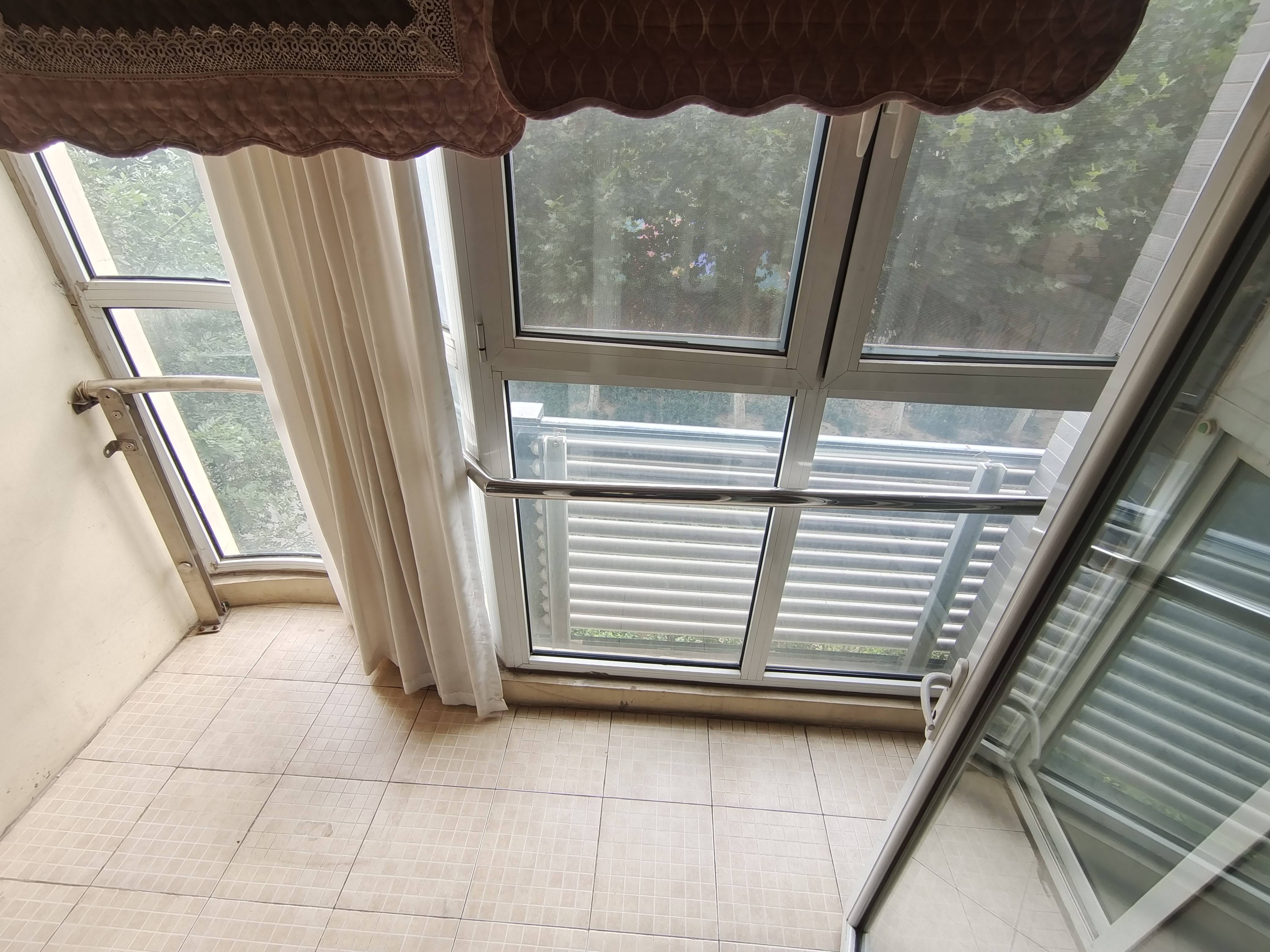 鲍德现代逸城