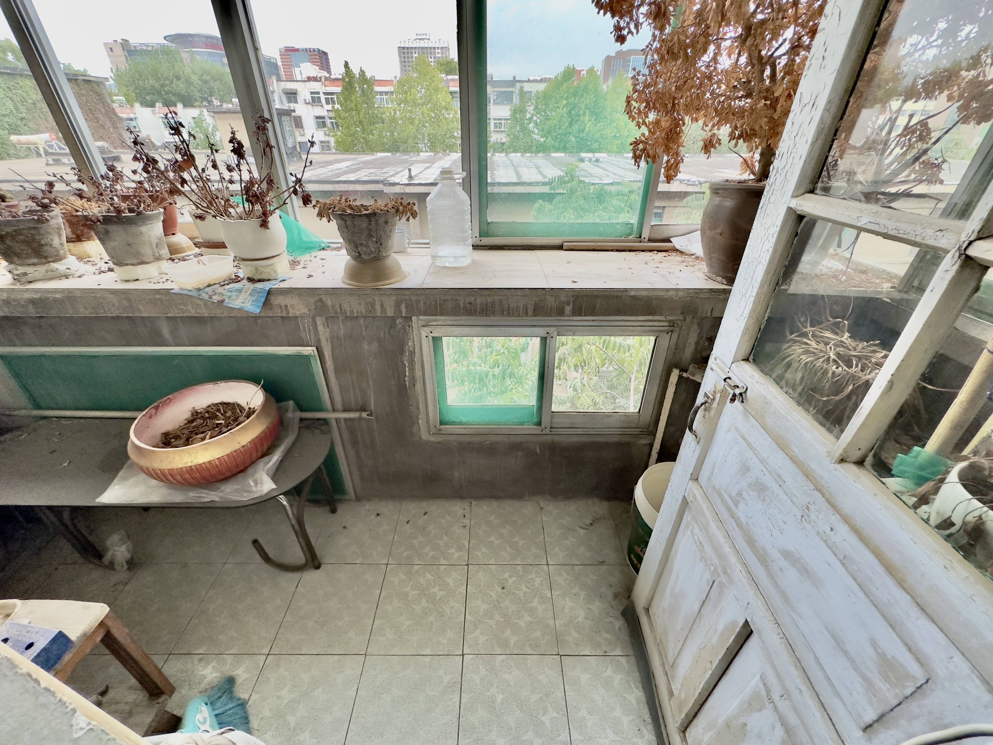 纬一路单位宿舍