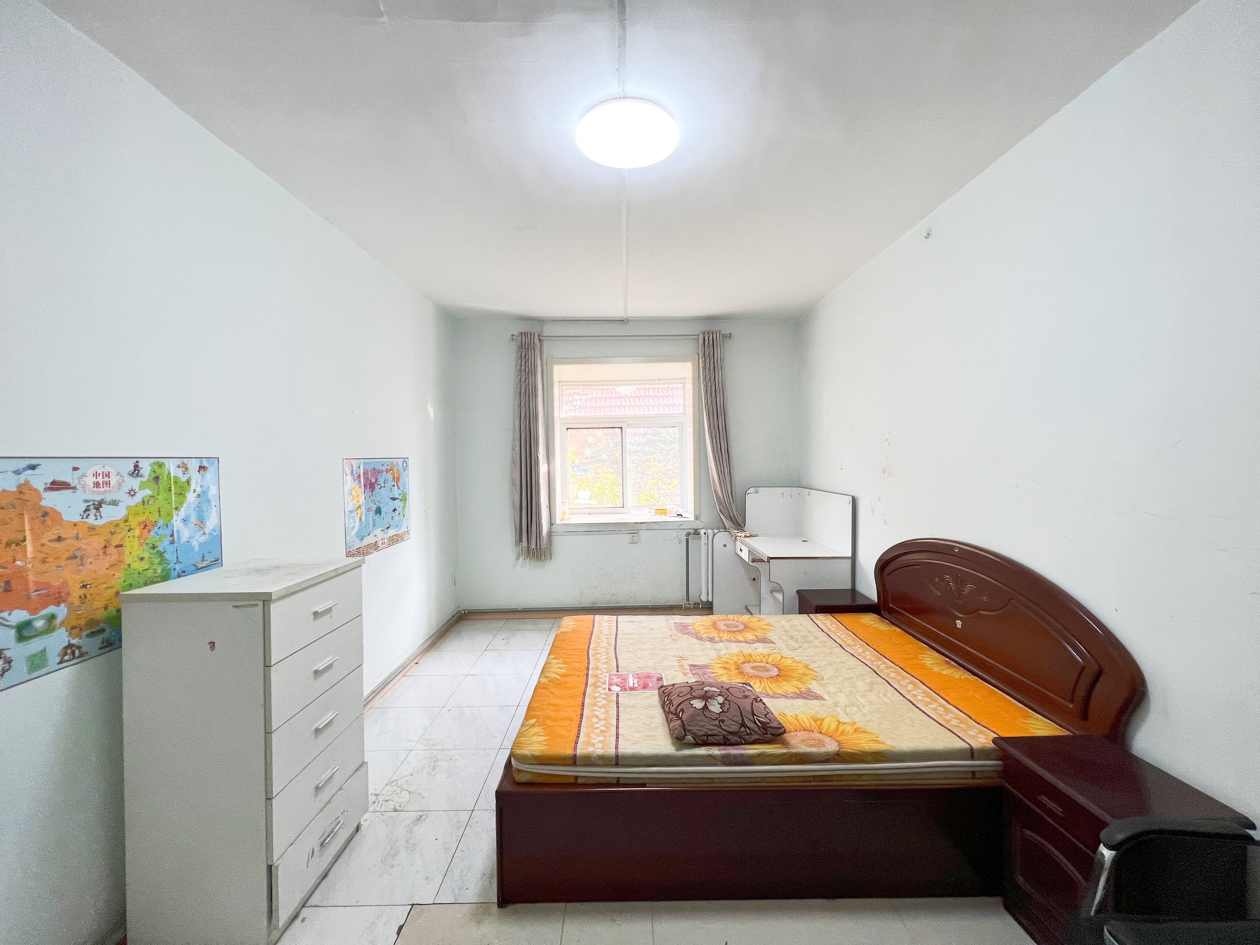 三里庄东街86号