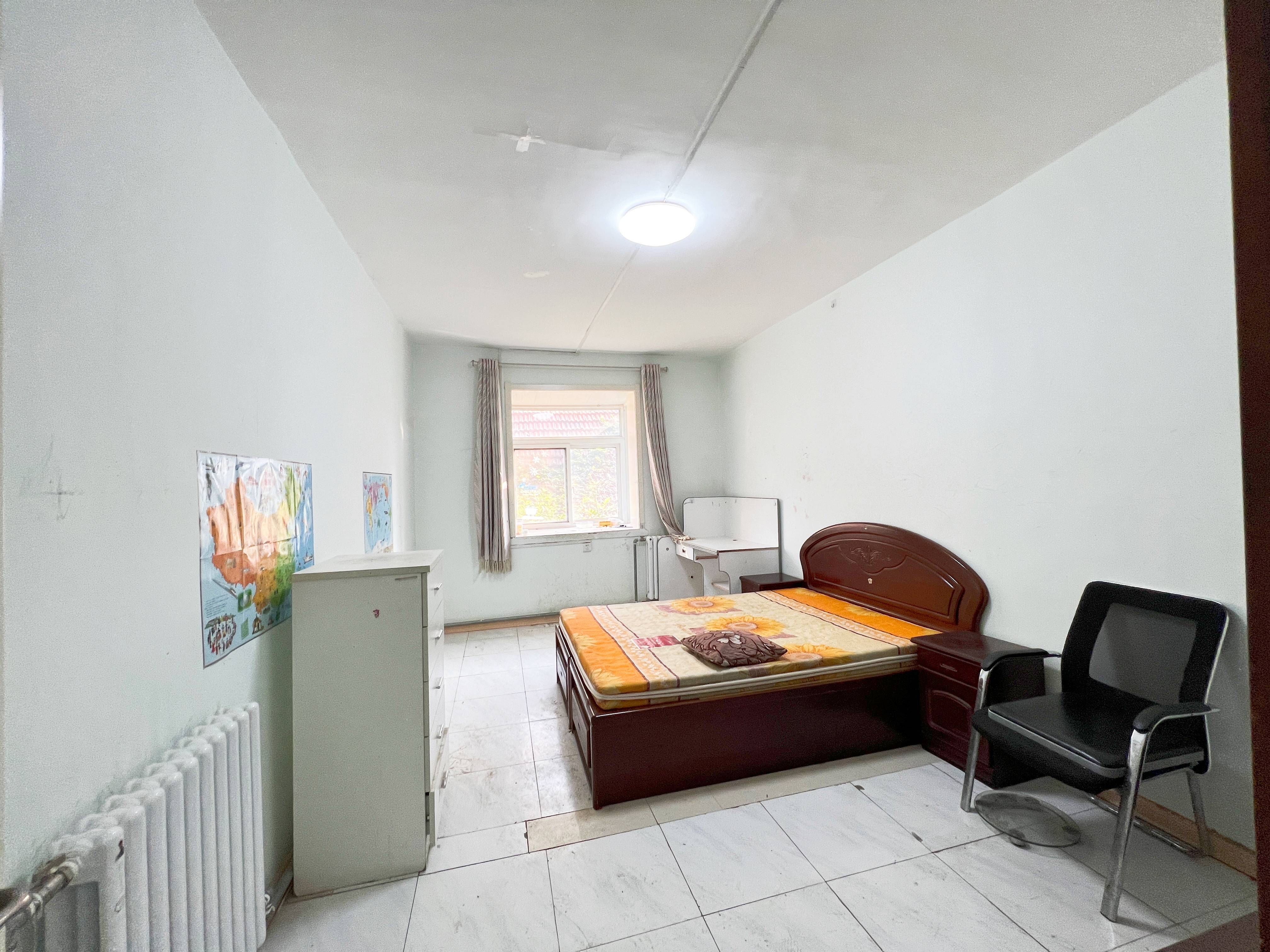 三里庄东街86号