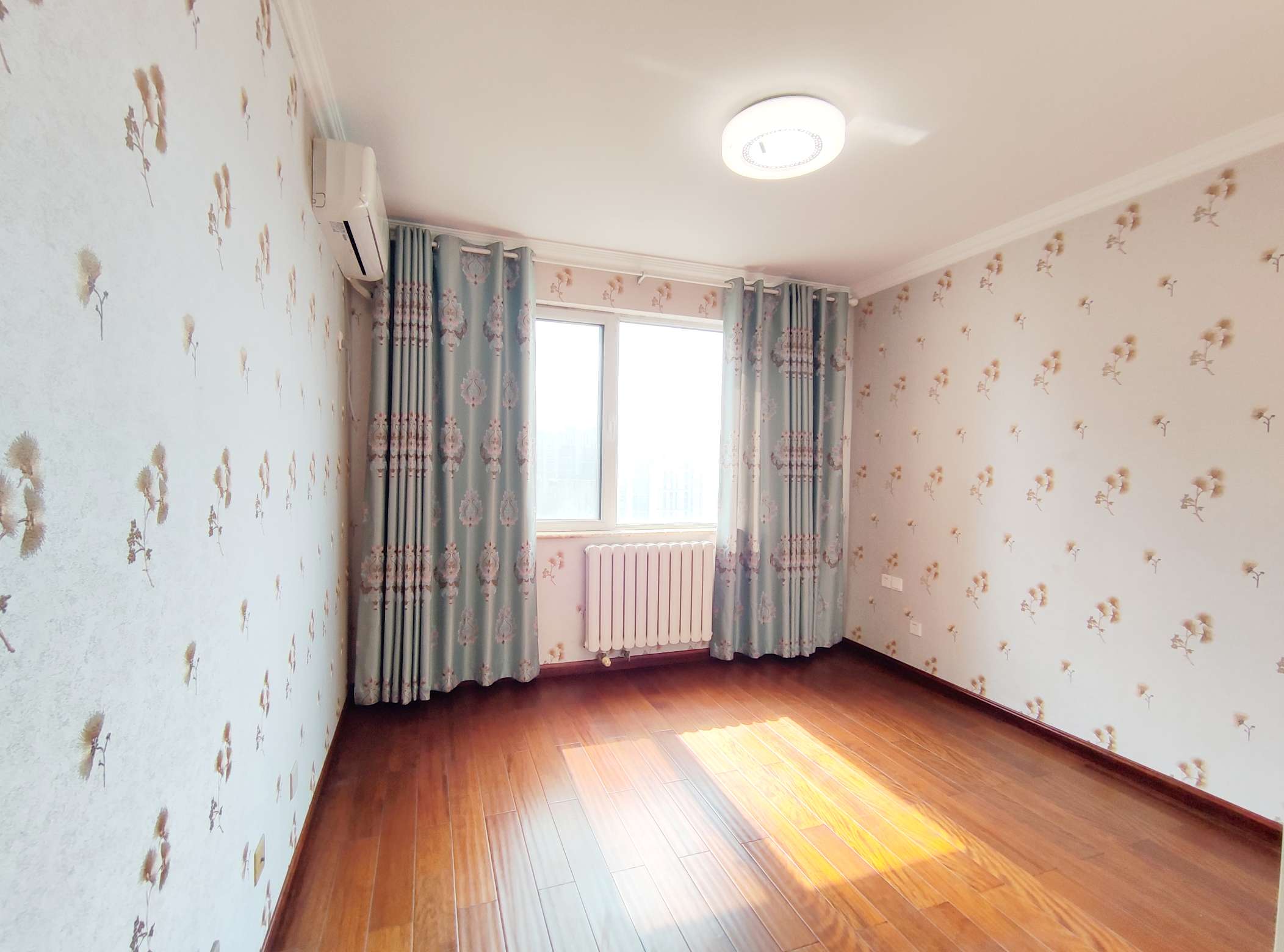 东城逸家逸贤园