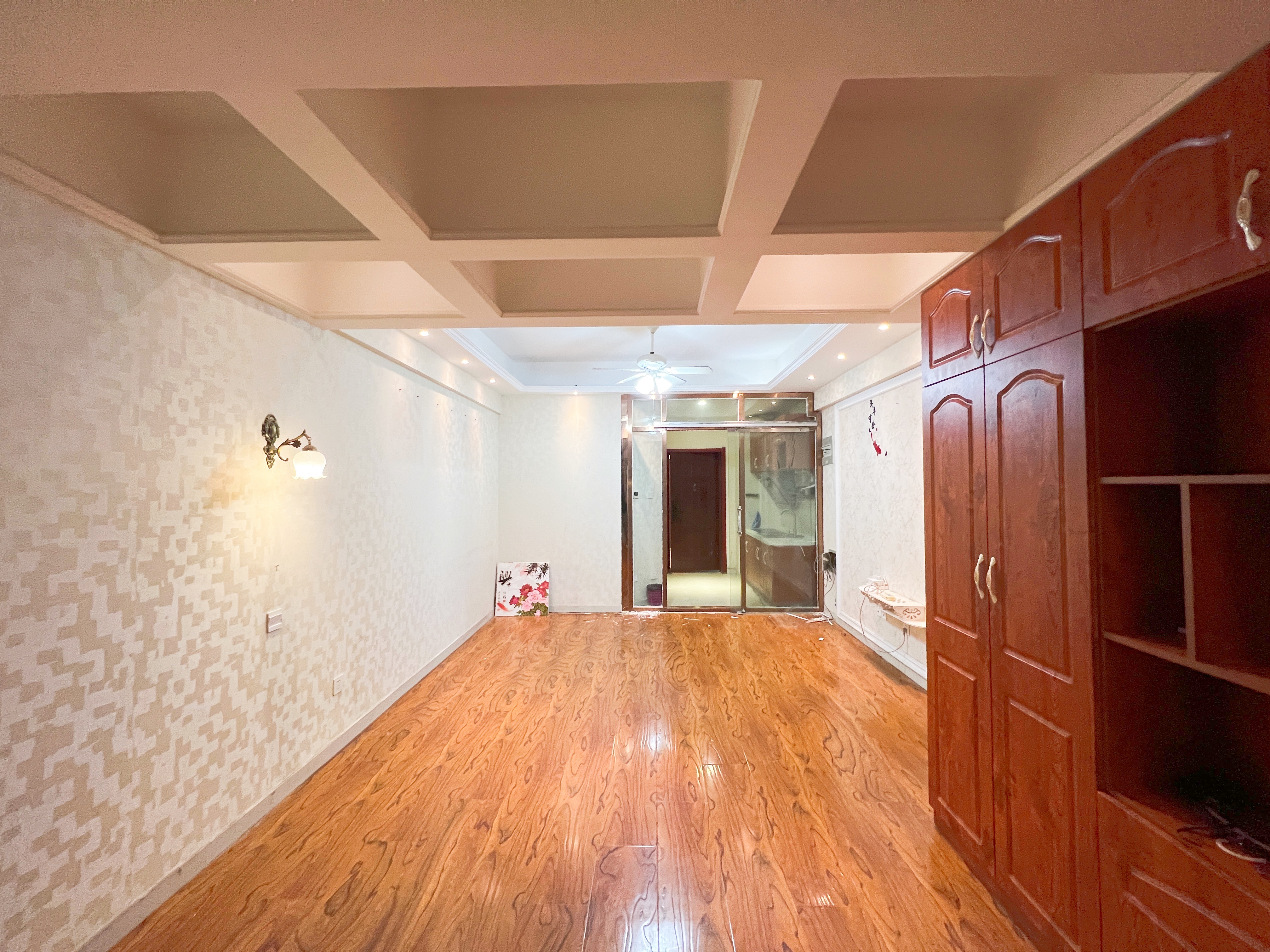 南益名泉春晓公寓