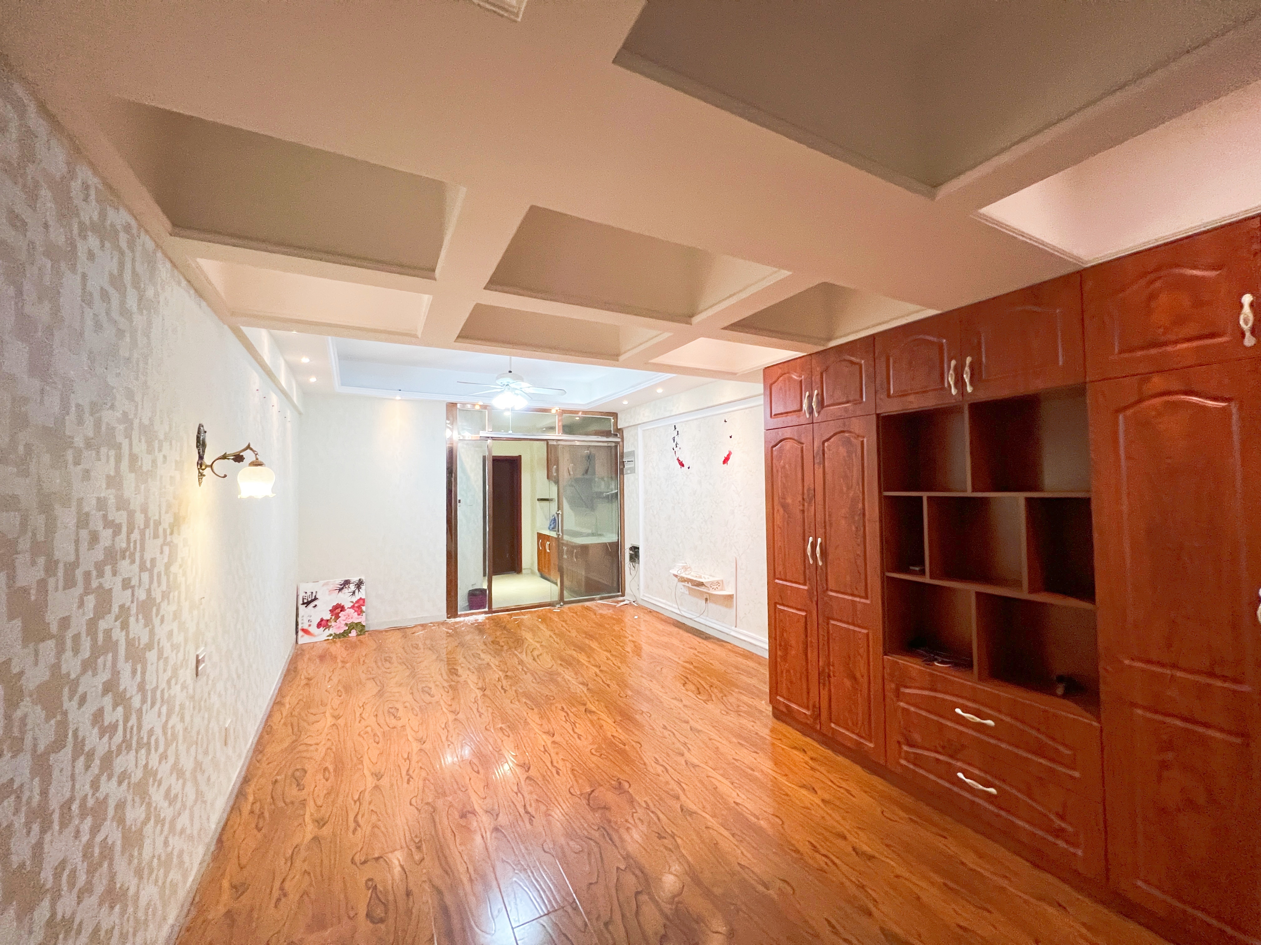 南益名泉春晓公寓