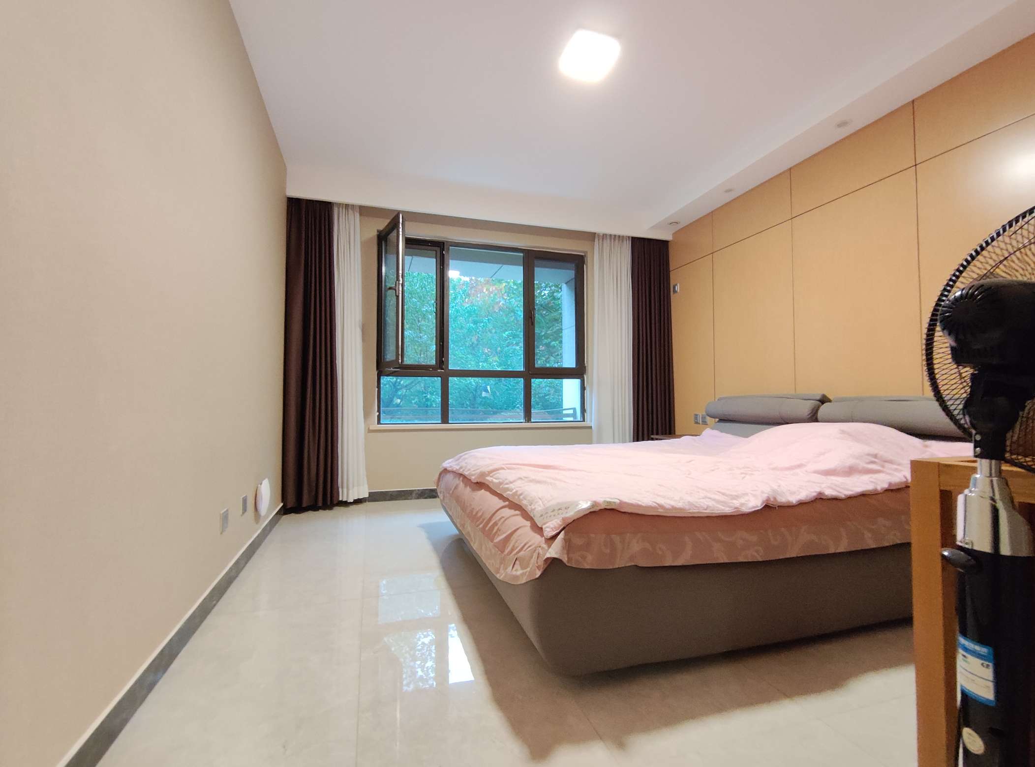 鲁邦奥林逸城西区