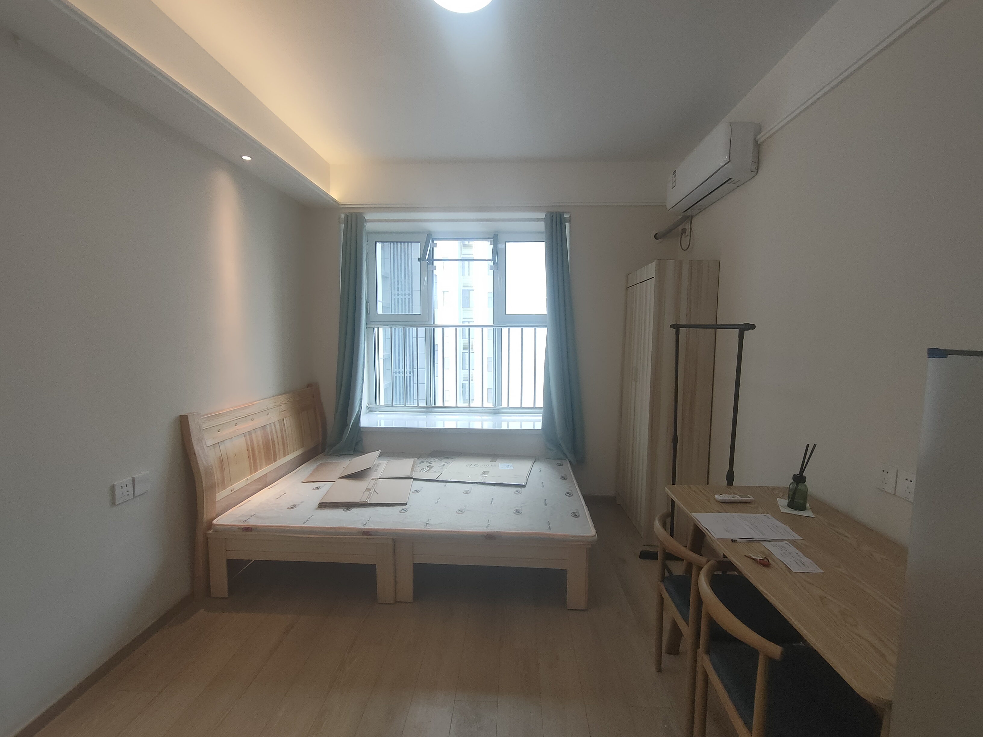 整租·国际会展中心 中垠广场 工业南路生活交通方便，高新万达金街，吃喝玩乐近，软件园