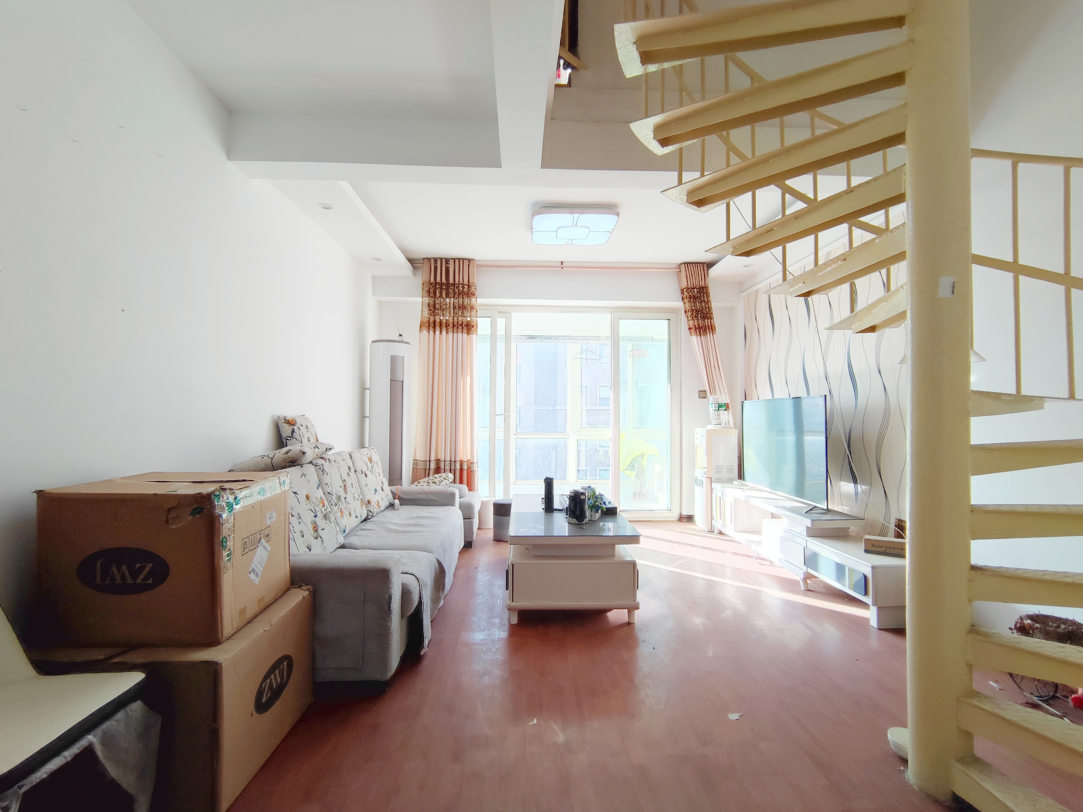  艾菲尔花园 南北