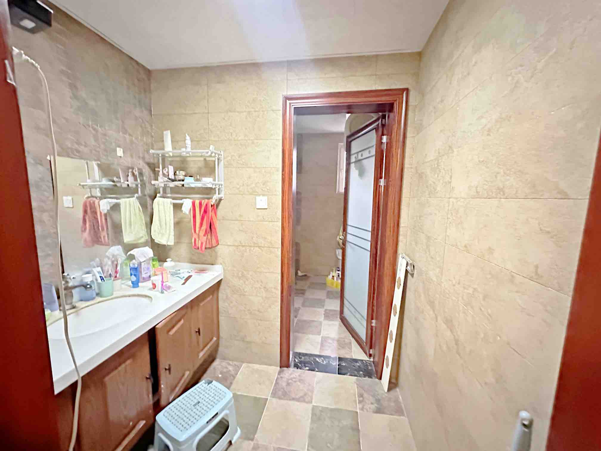 卧龙花园龙泰苑