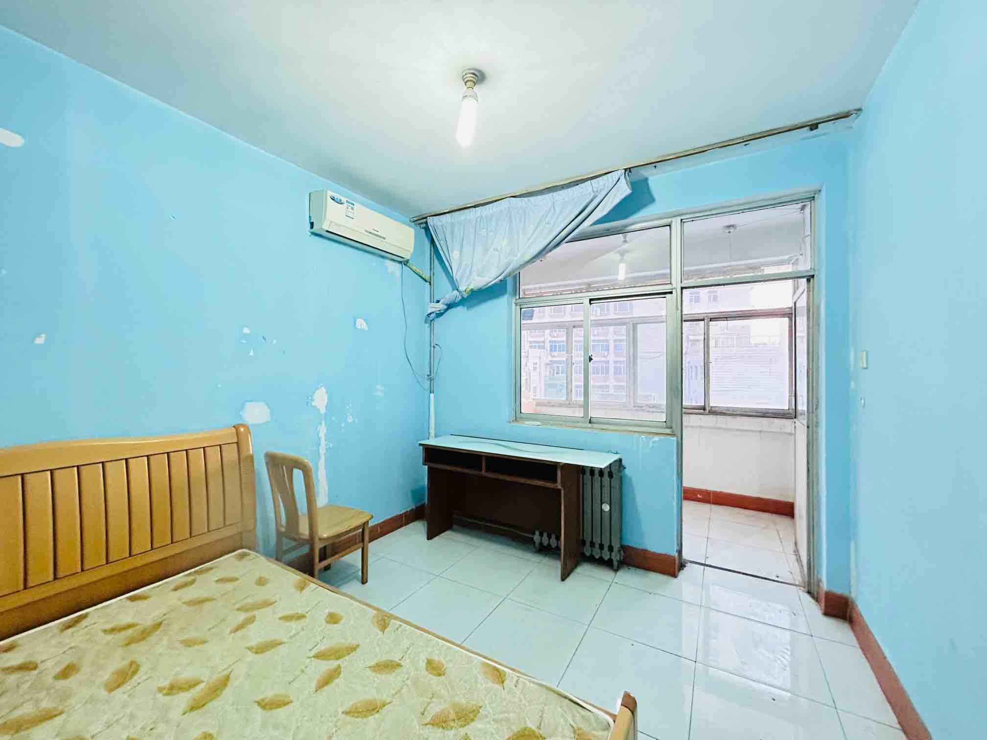 洪家楼西路82号