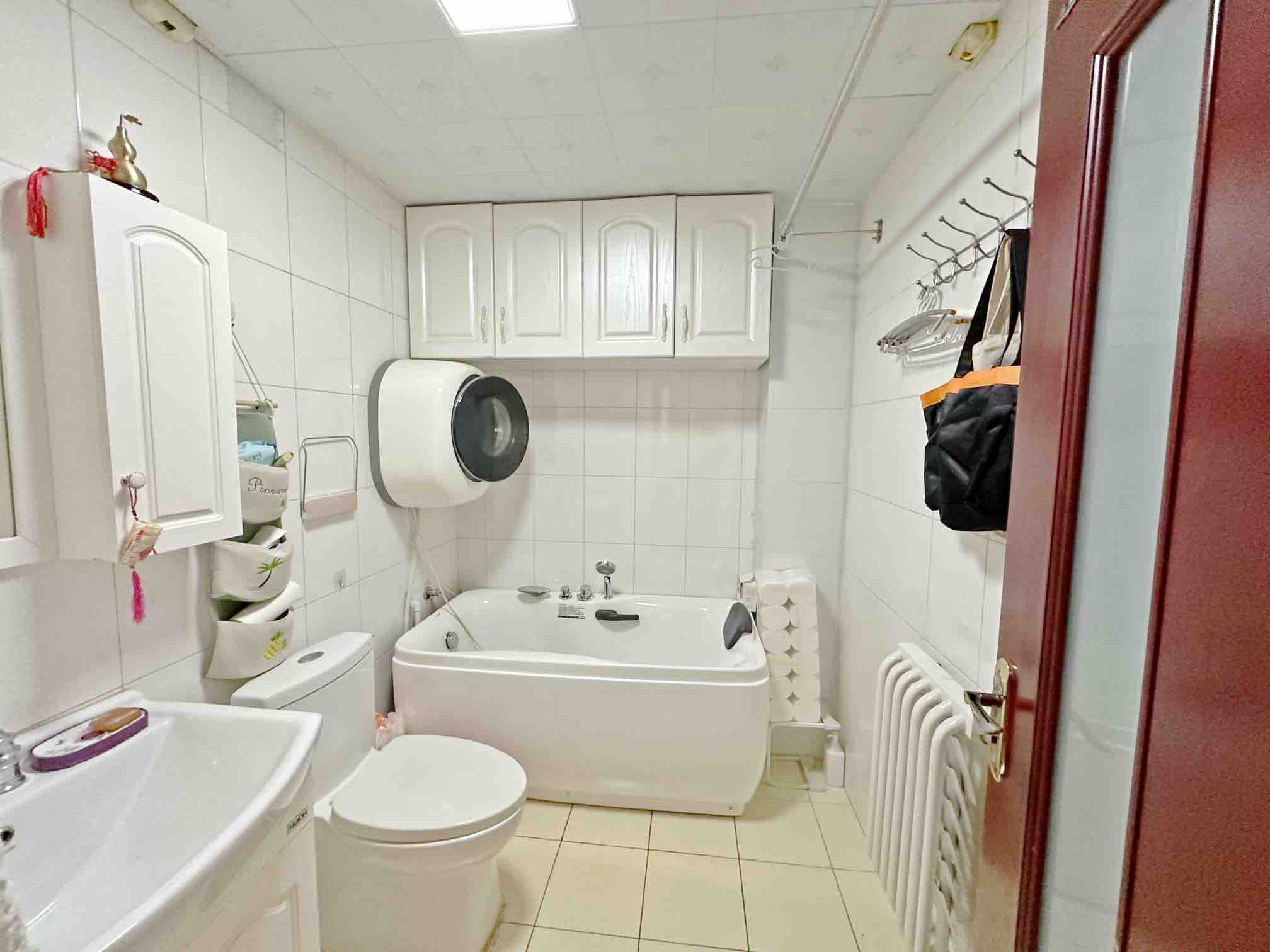 卧龙花园龙泰苑