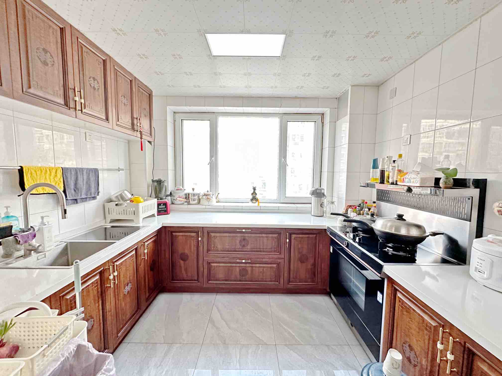 卧龙花园龙泰苑