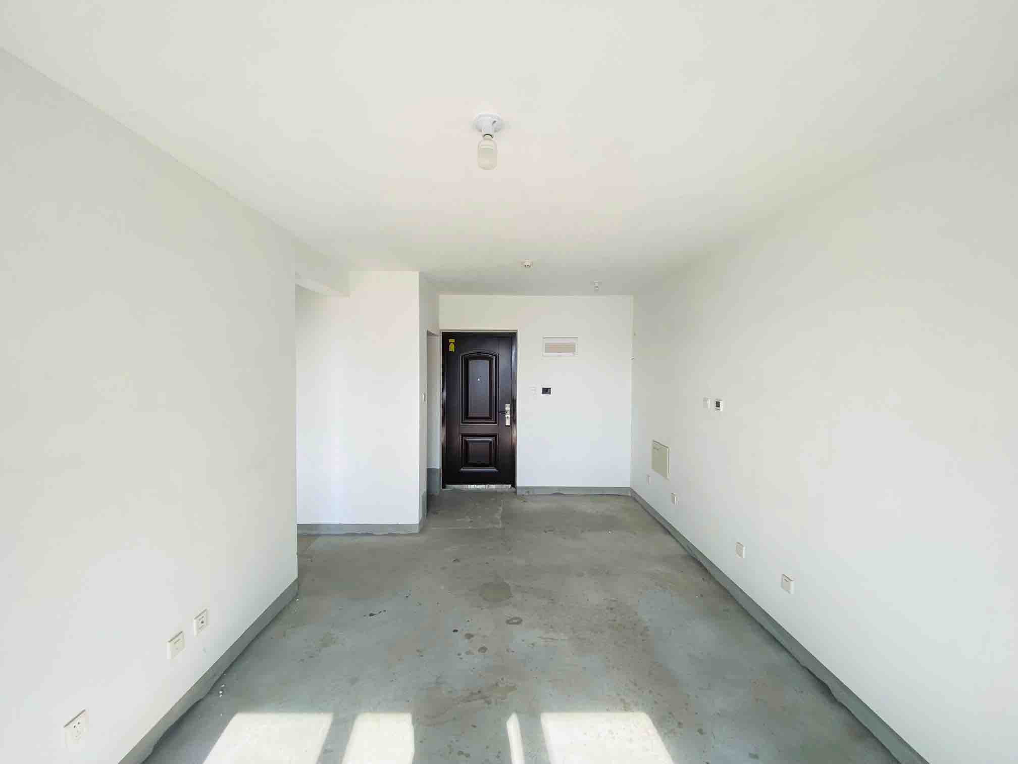 龙湖春江郦城,3室2厅,有电梯