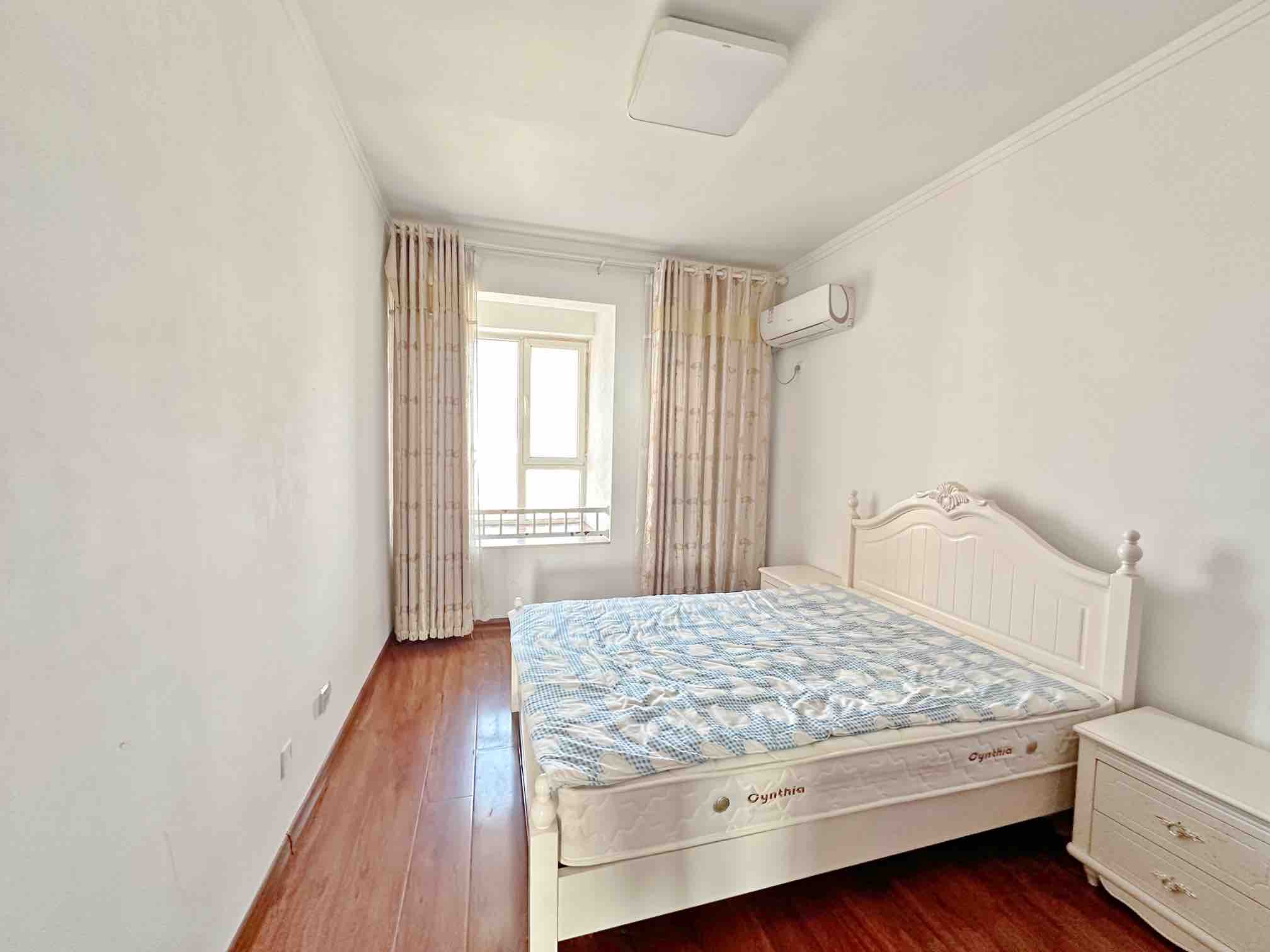 绿地新里卢浮公馆