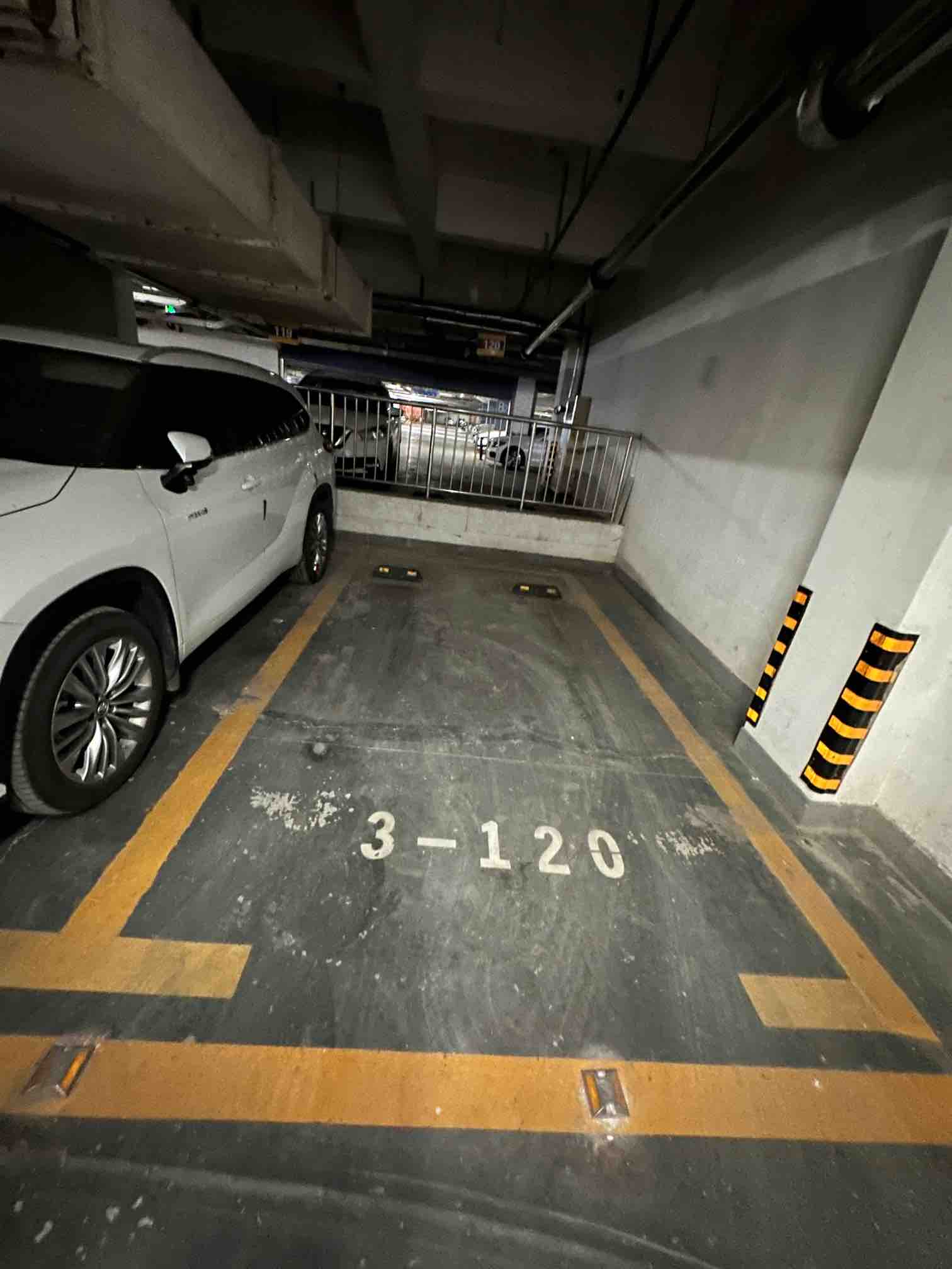  车位出售啊。啊啊