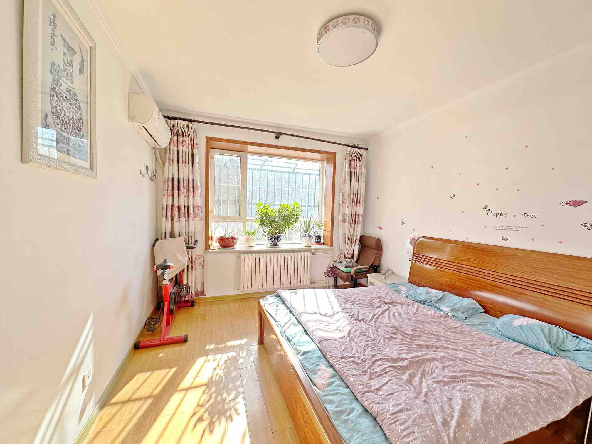 卧龙花园龙泰苑