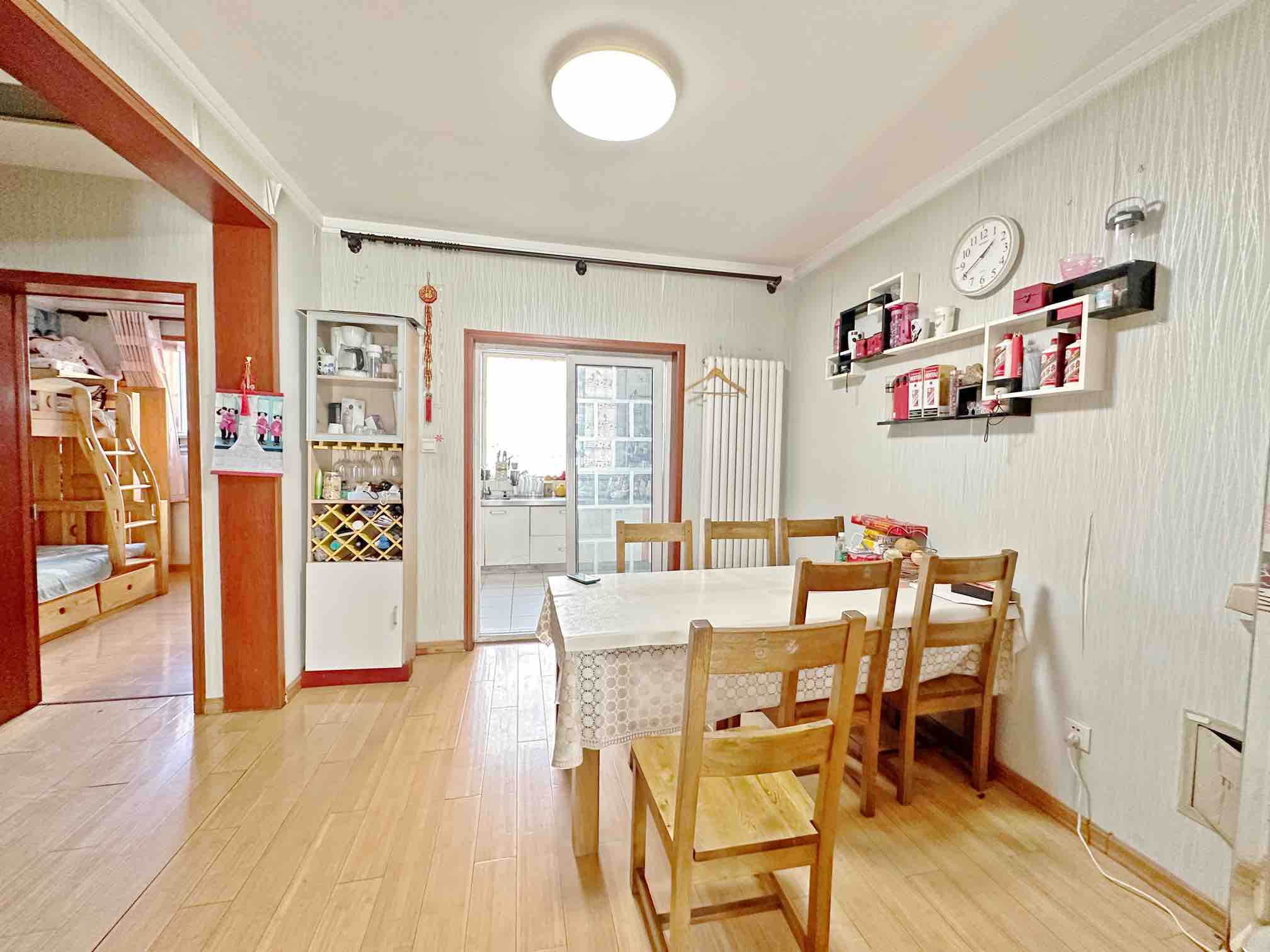 卧龙花园龙泰苑