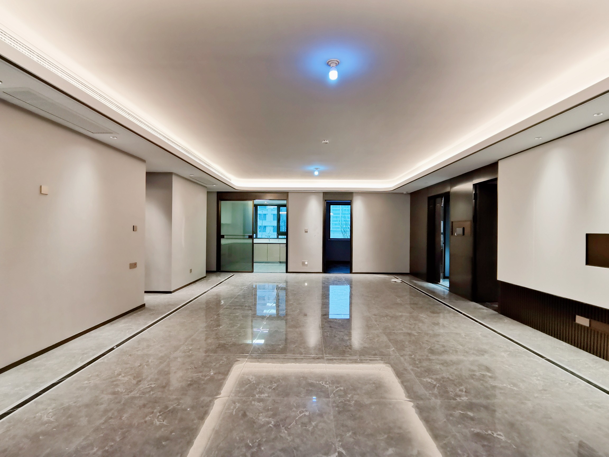  绿地IFC中央公馆 南