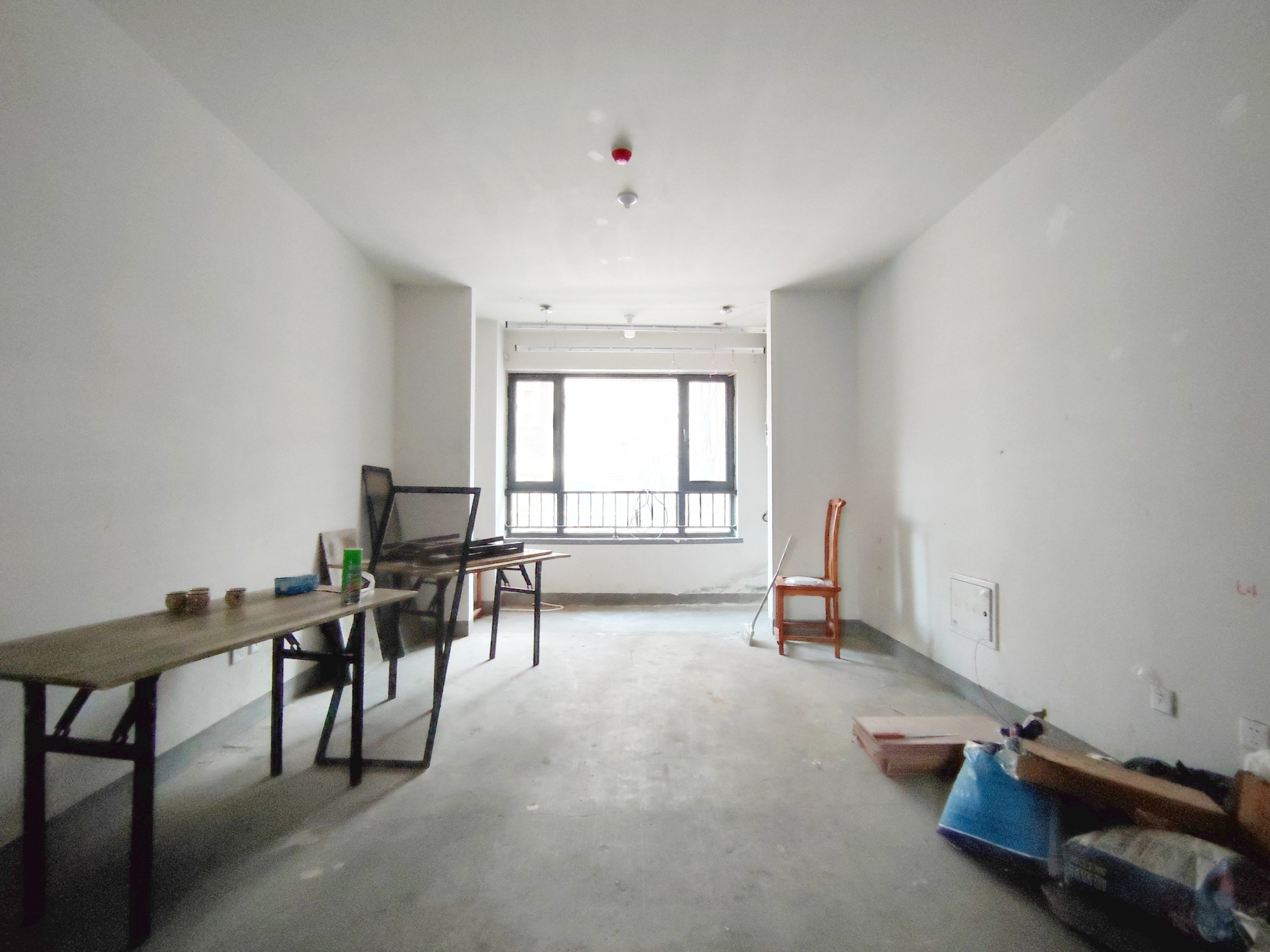  西客站电梯房南北通透，价格可谈