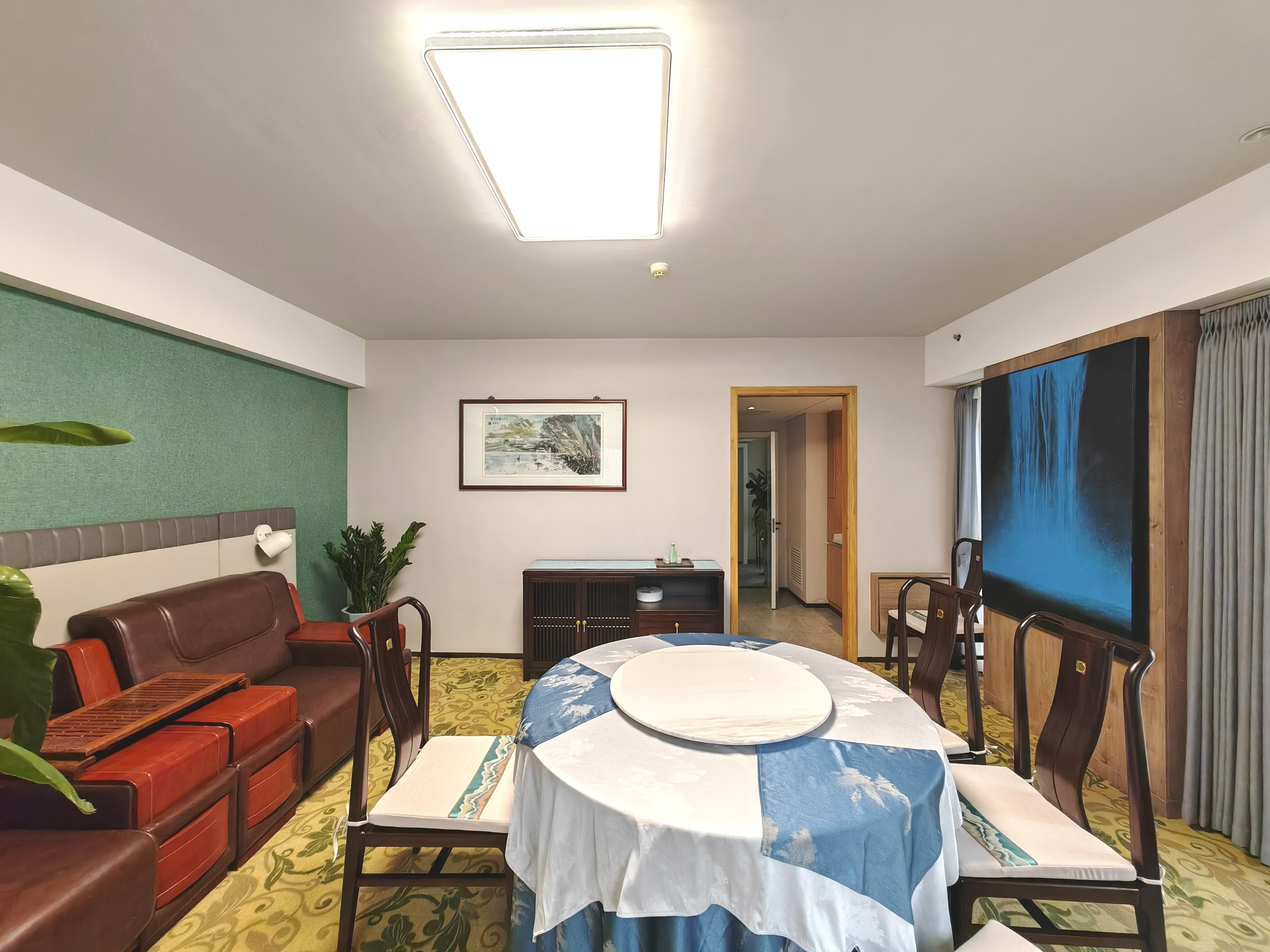  天泰山大e号 东西