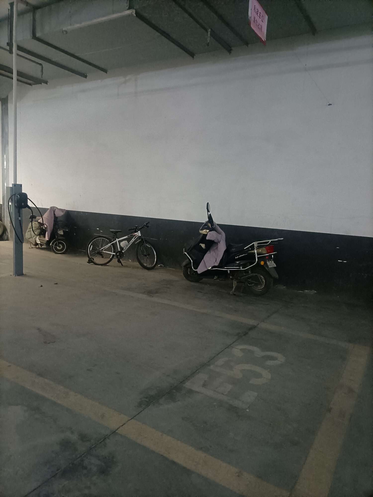 整租·建大花园地下室车位  南北