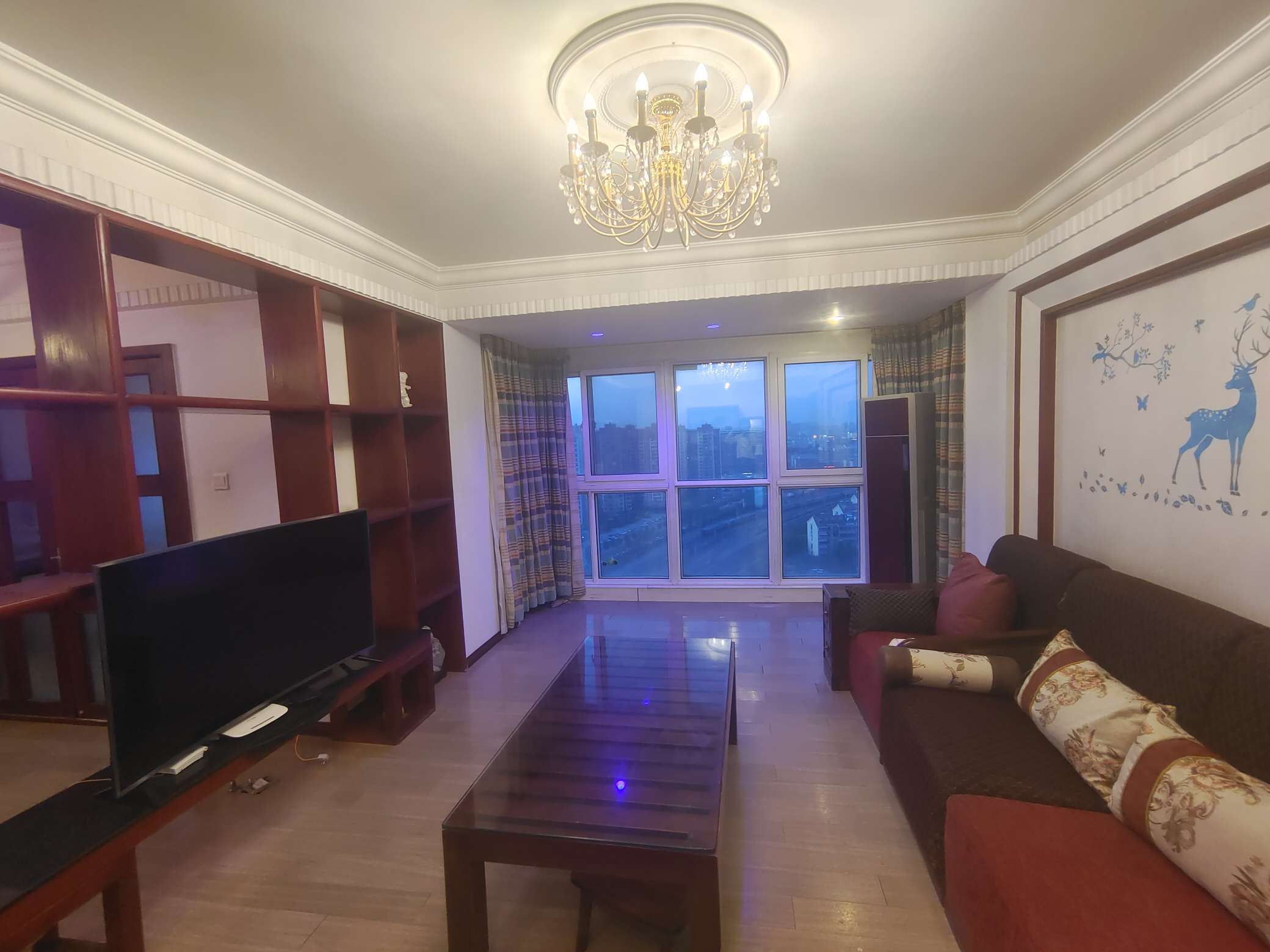 
							凯旋新城西区