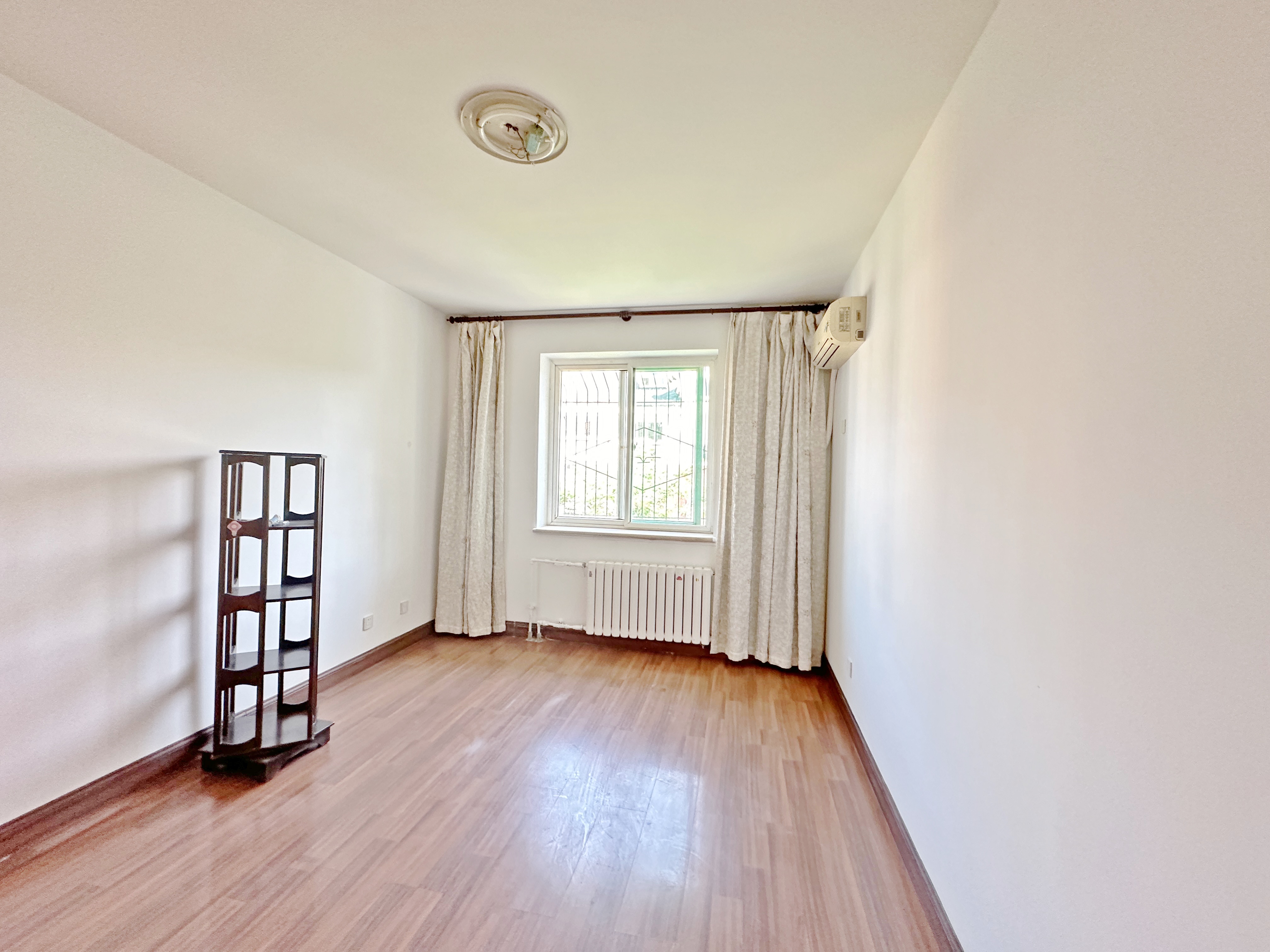 卧龙花园龙和苑