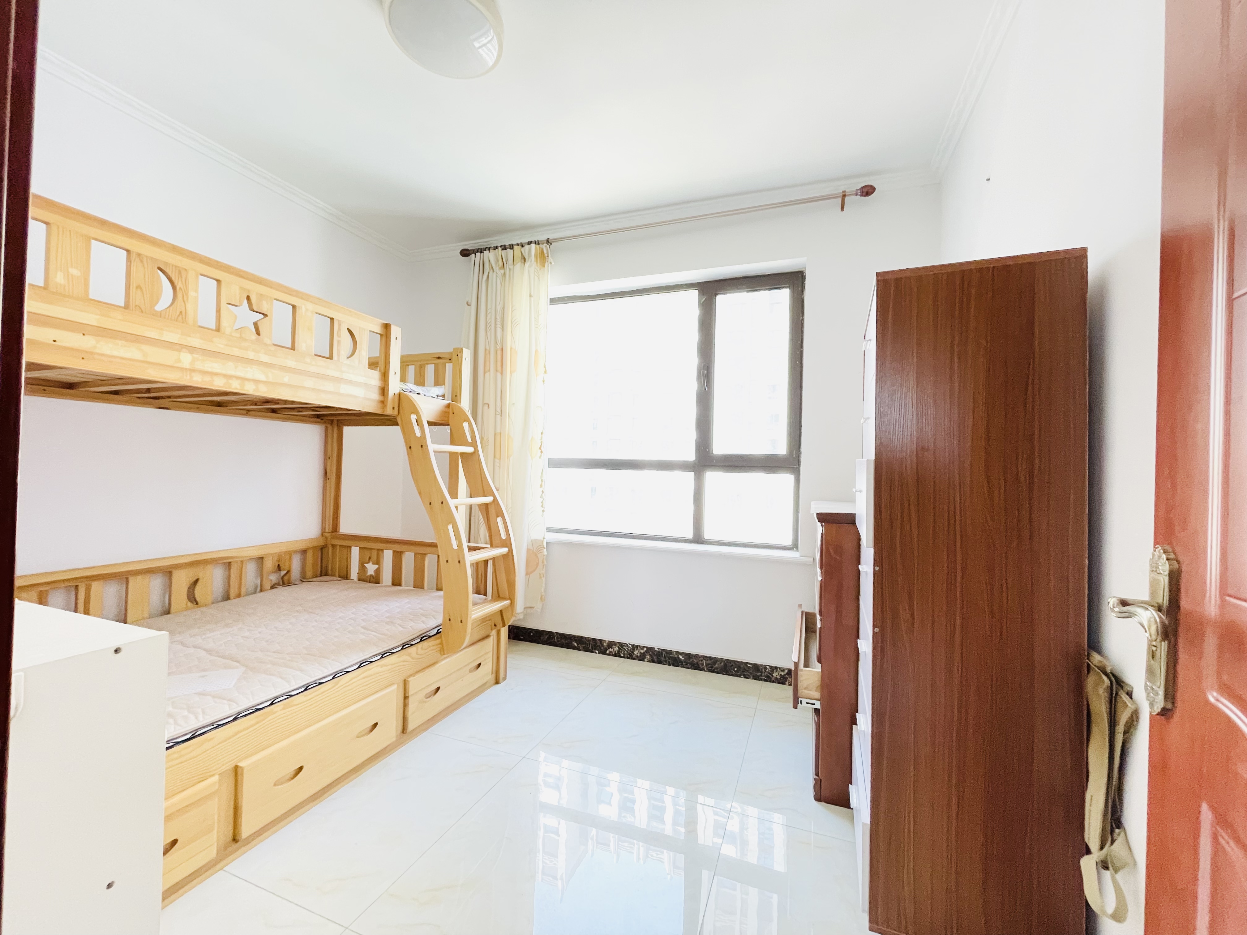 鲁邦奥林逸城东区