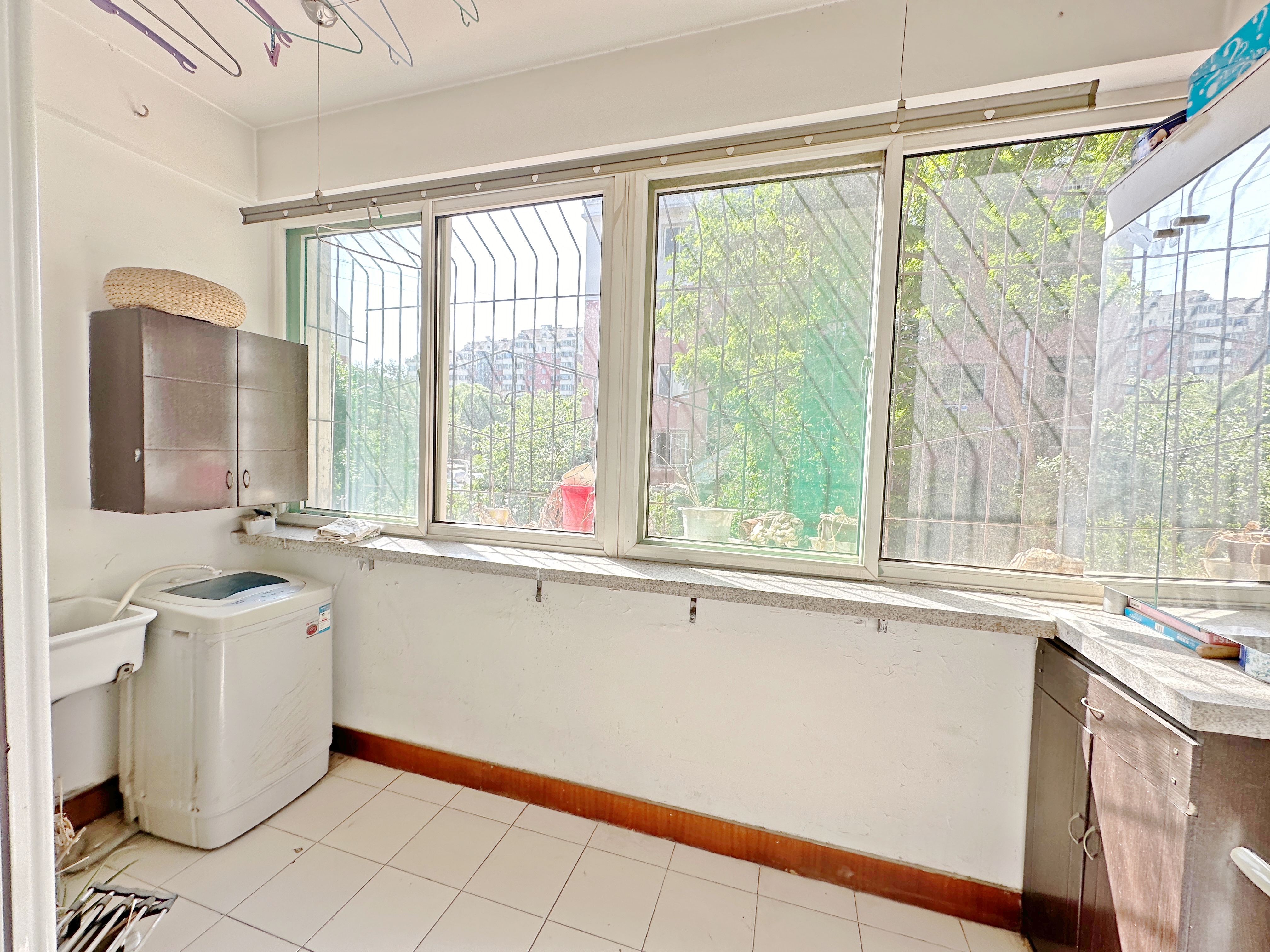 卧龙花园龙盛苑