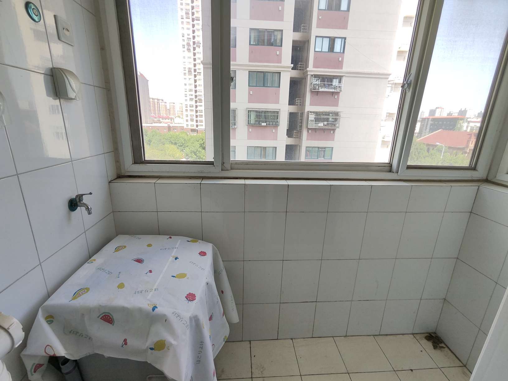 官扎营新区