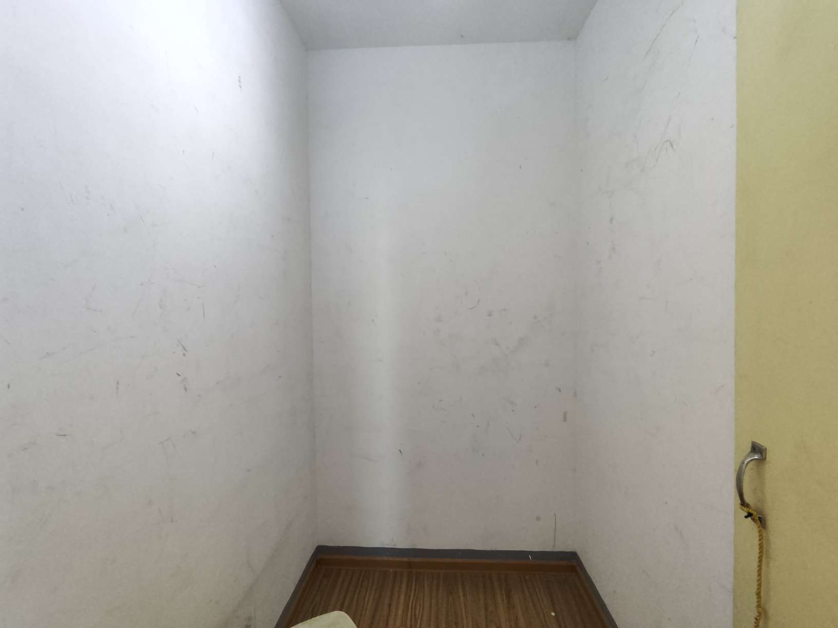 官扎营新区