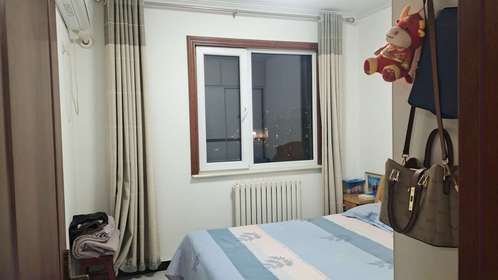 天鸿万象新天万卷府