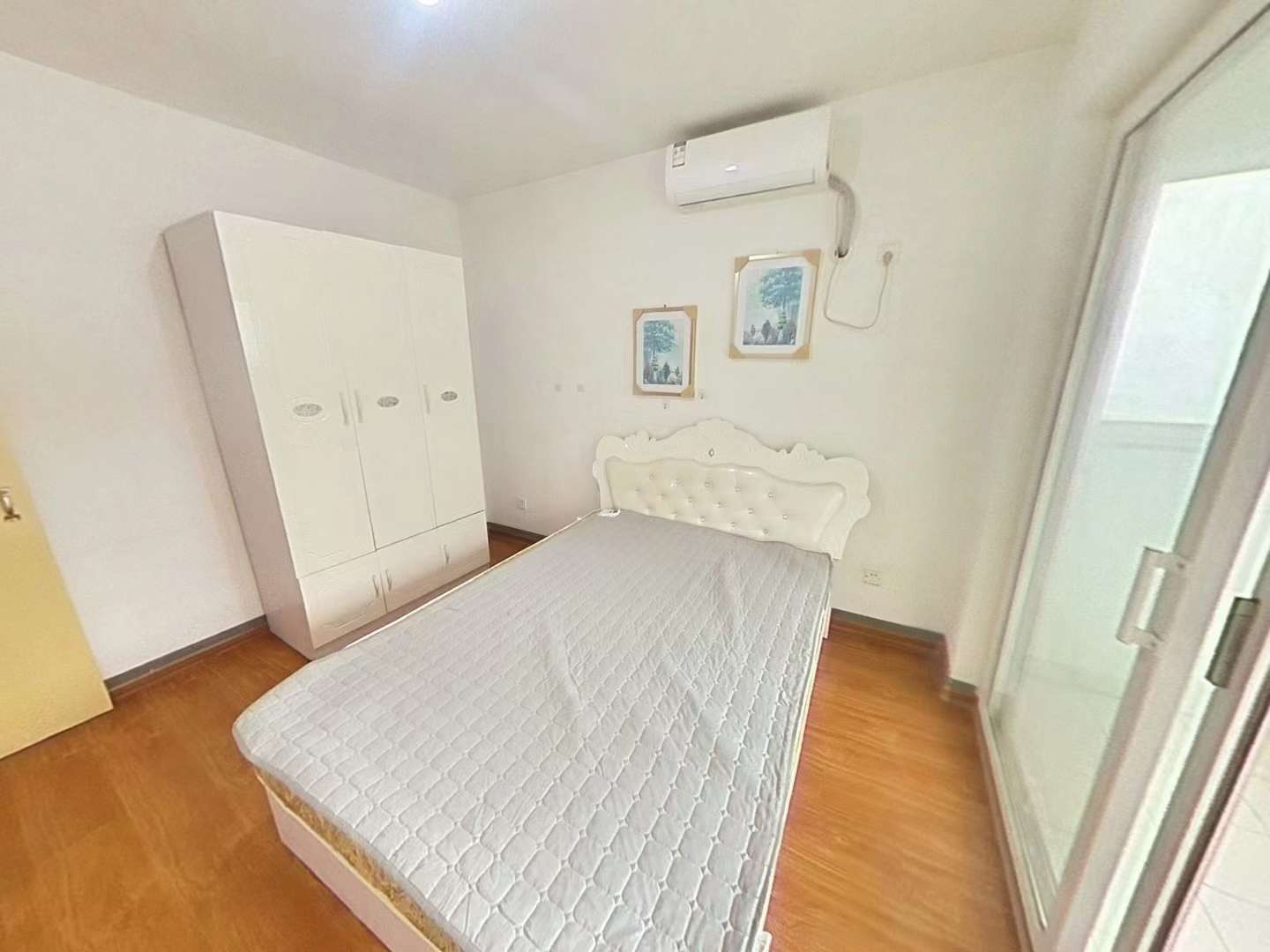 官扎营新区