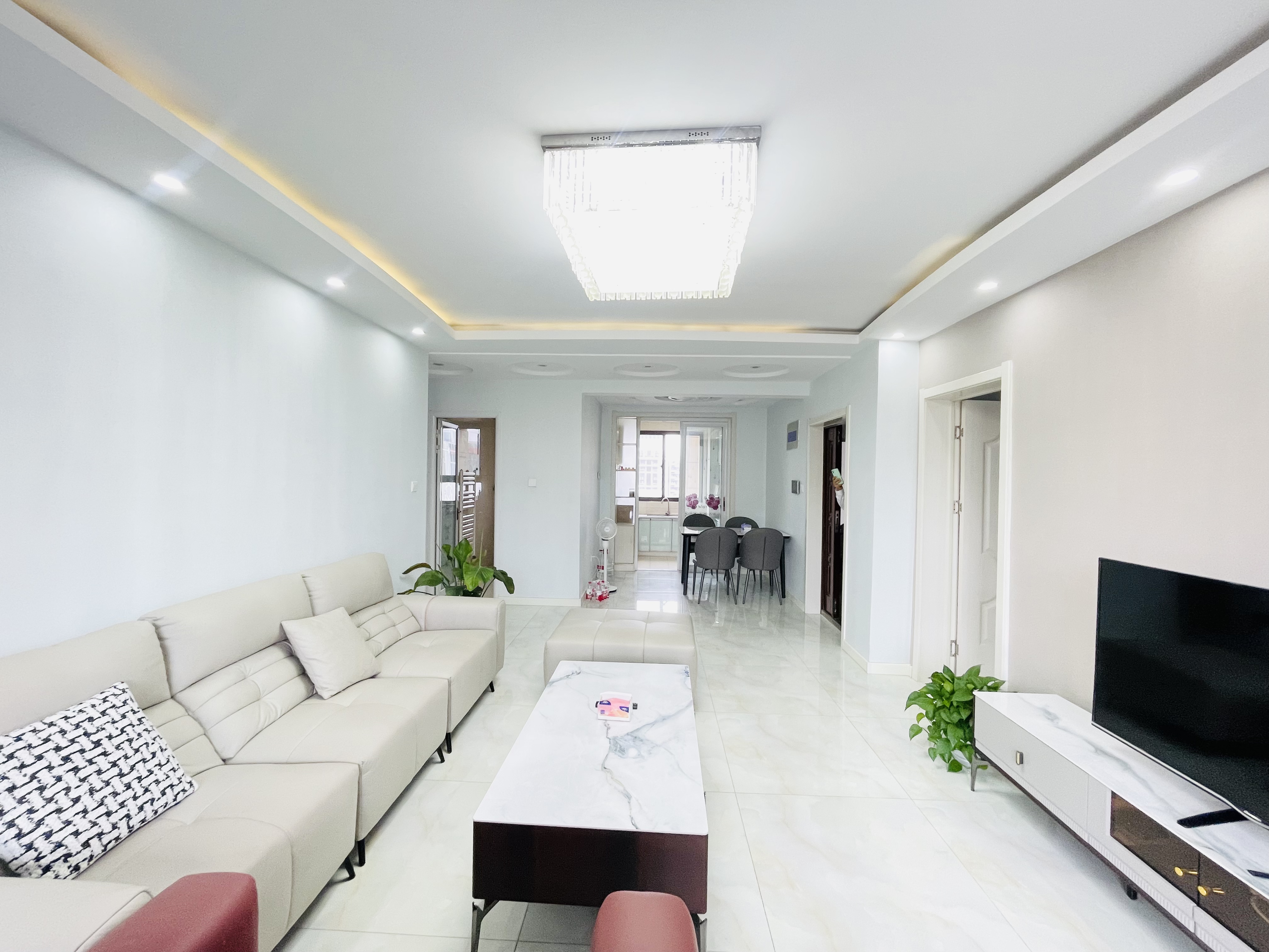 鲁邦奥林逸城西区