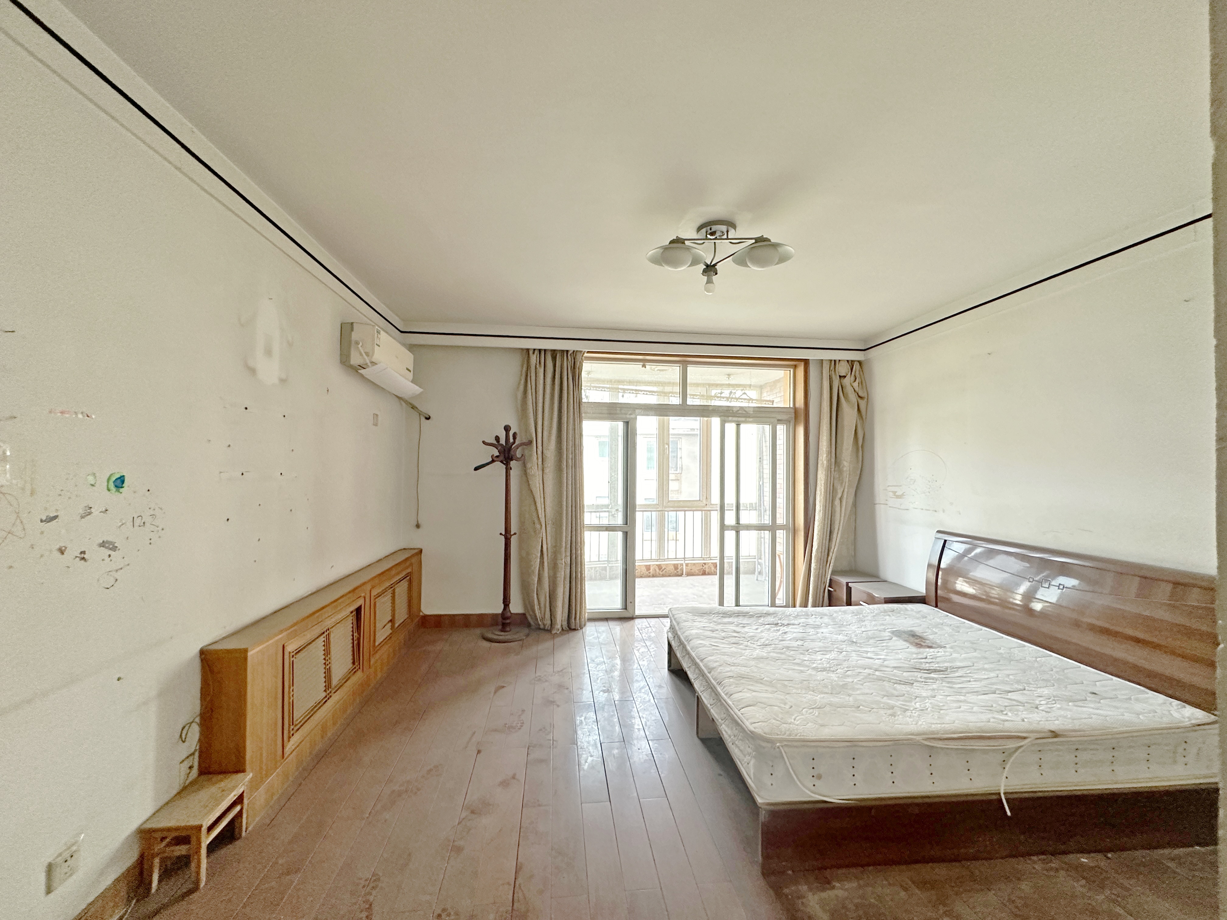 卧龙花园龙昌苑(四区)