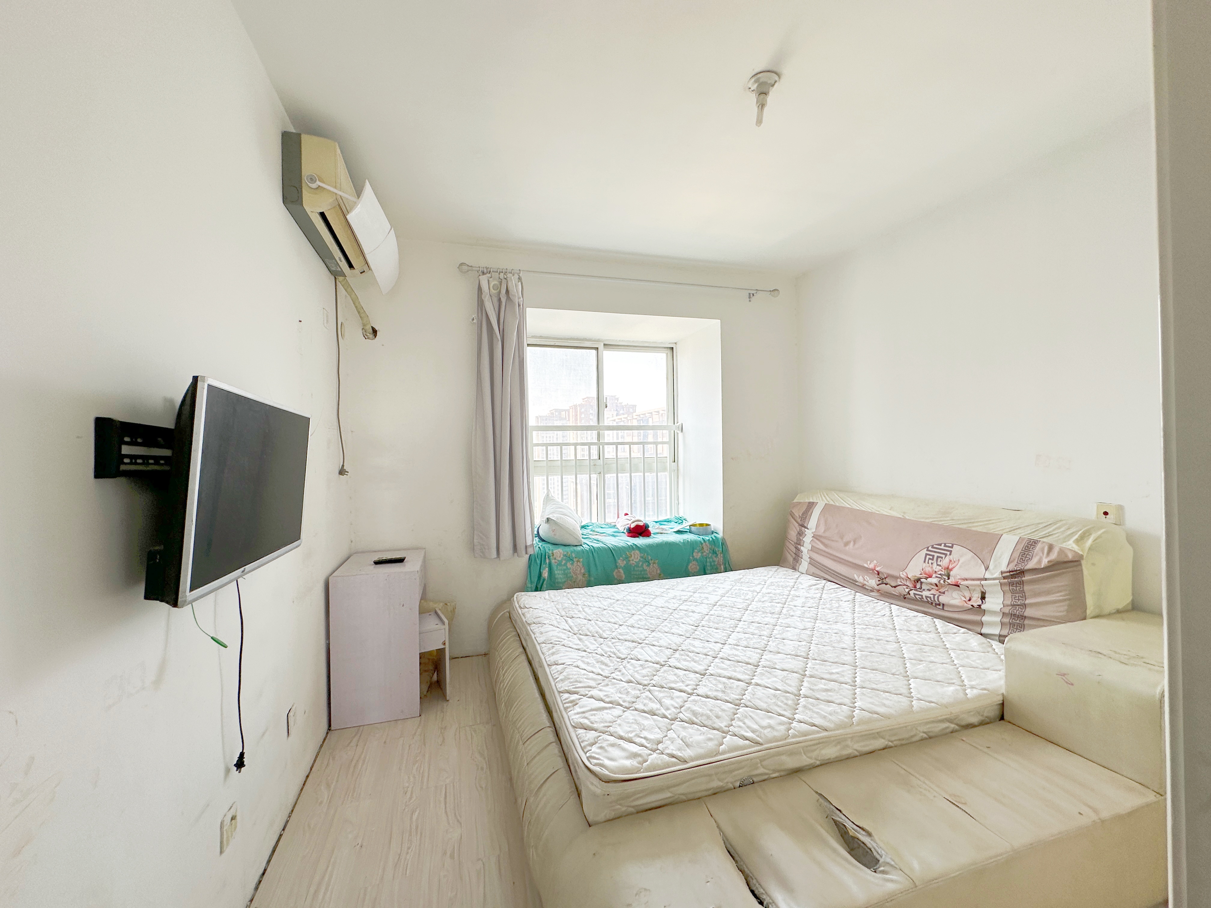 绿地新里梵尔赛公馆