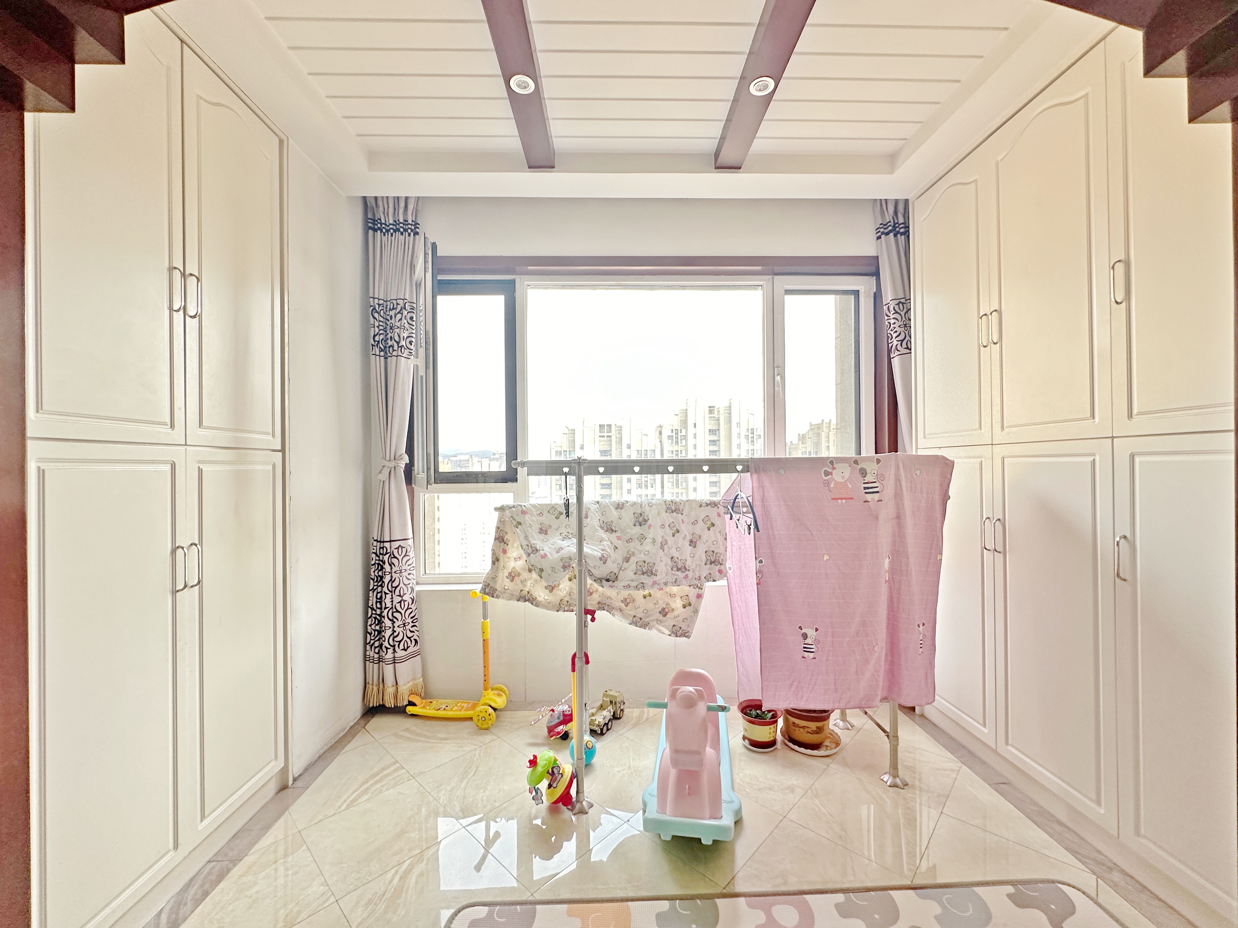 绿地新里卢浮公馆